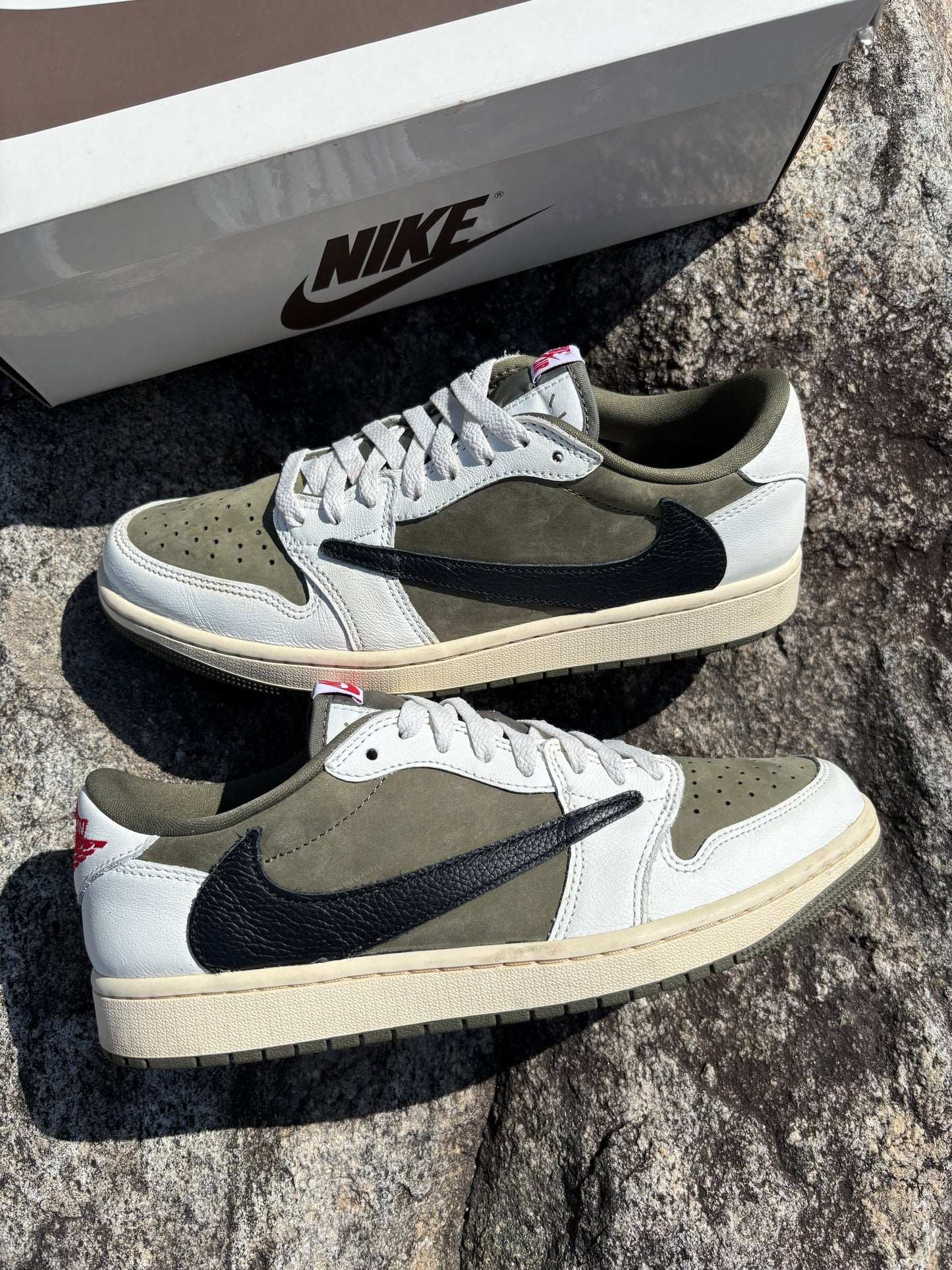 AJ1 Low Travis Scott (9.5)
