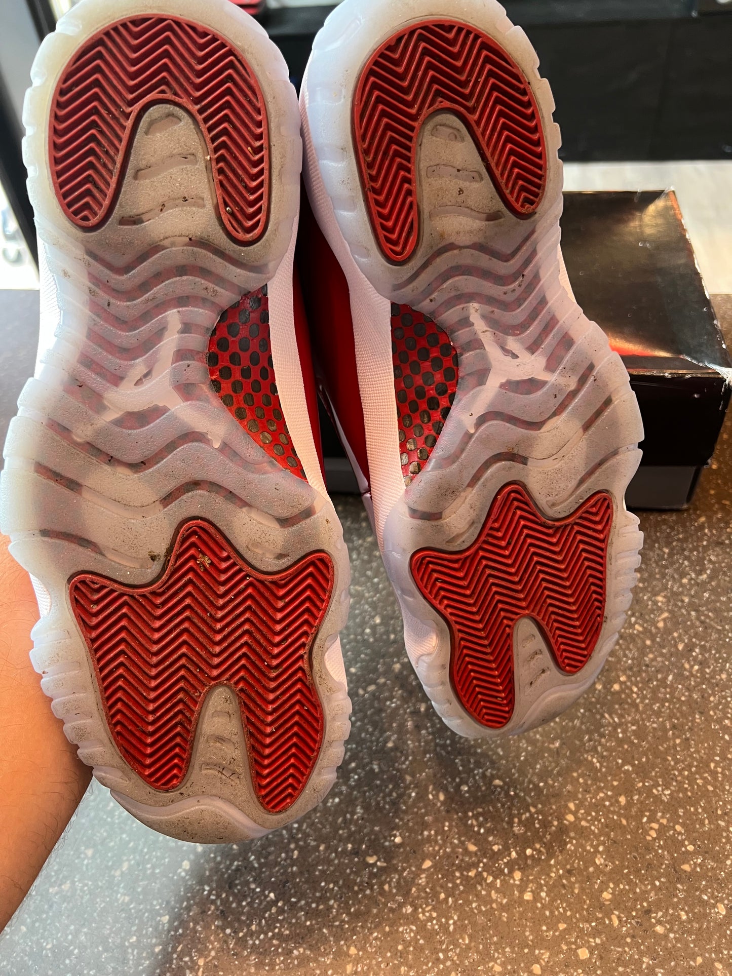 AJ11 Cherry (10.5)