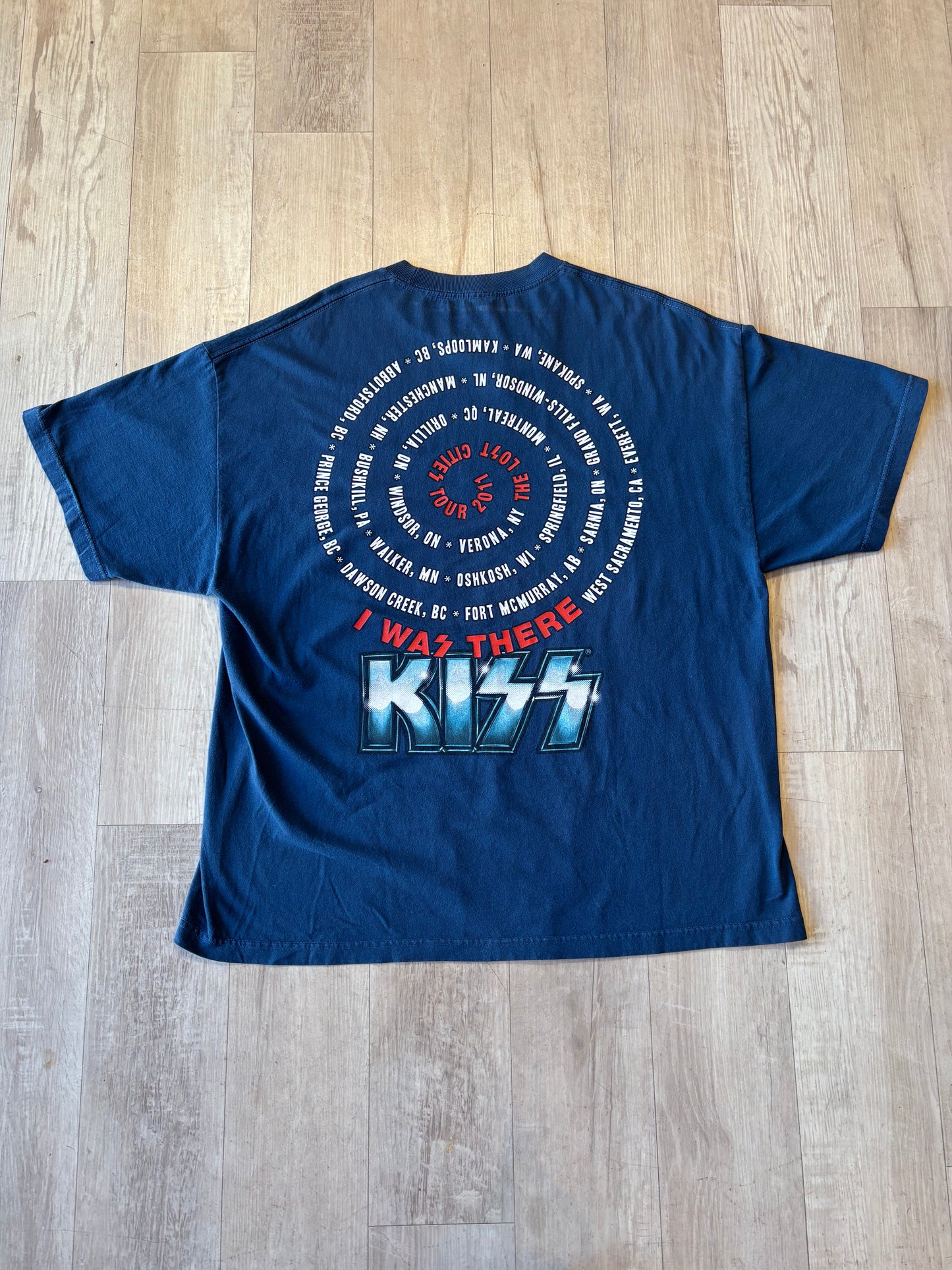 Vintage Kiss Tee (XL)