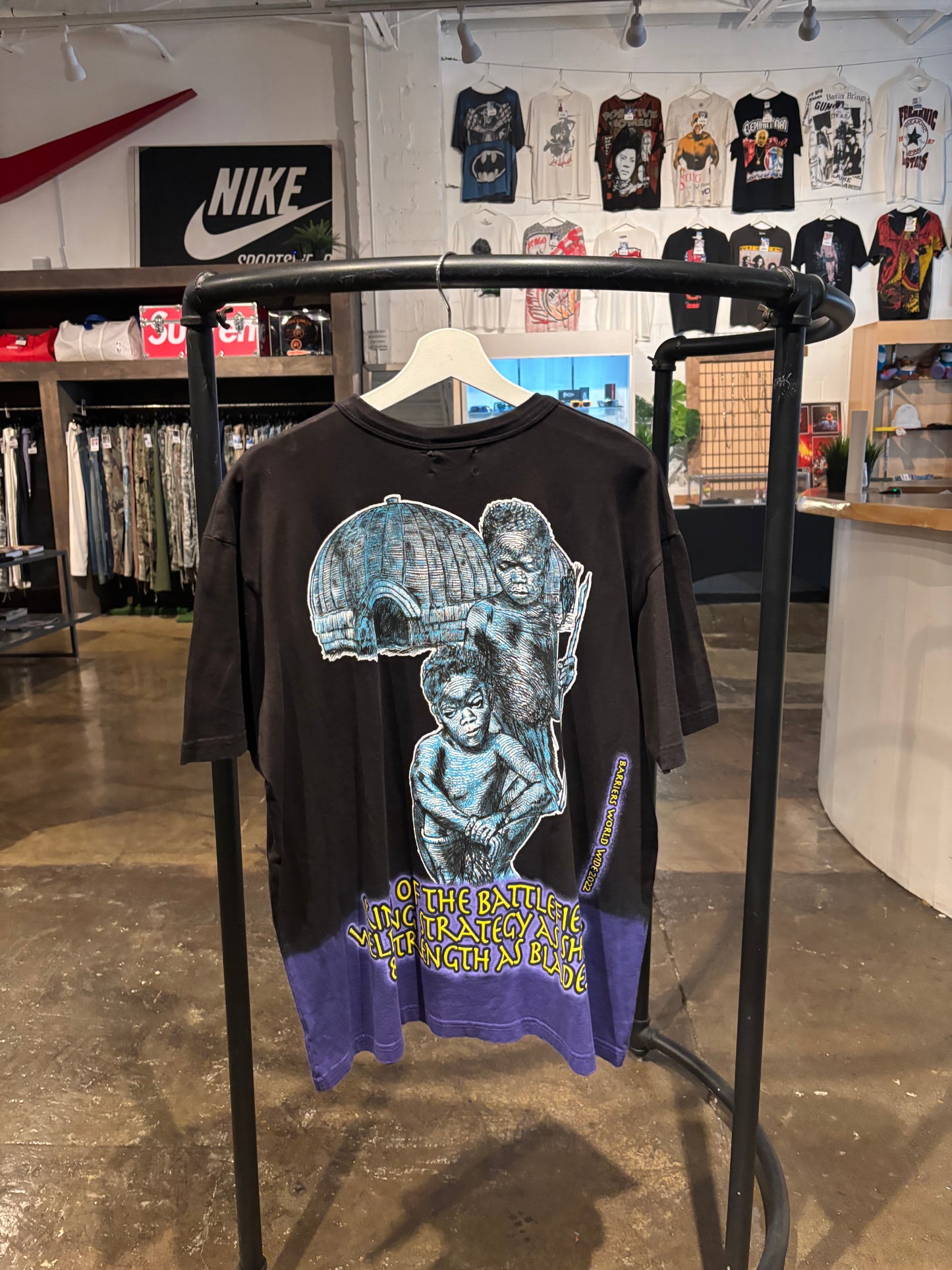 Barriers T-Shirt (L) Brand New