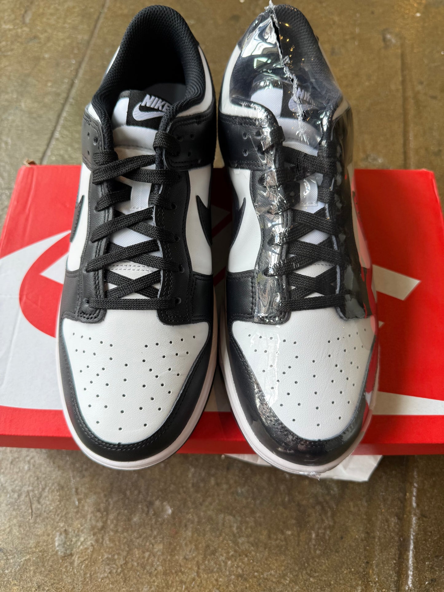 Dunk Low Panda (8.5)