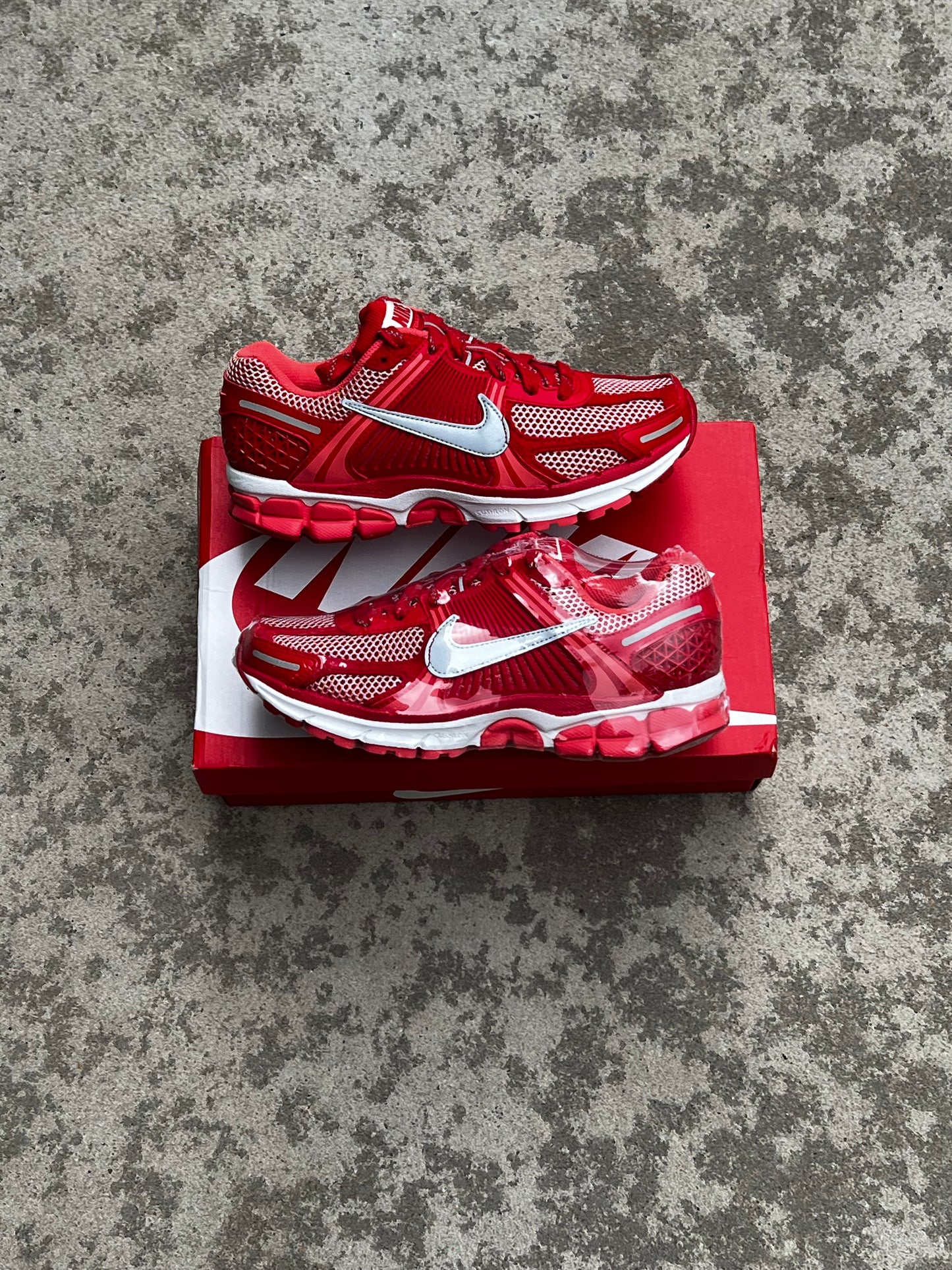 Nike Vomero 5 Red (6.5)