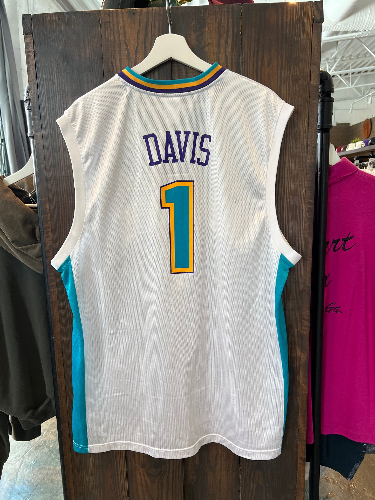 Vtg Anthony Davis Pelicans Jersey (L)