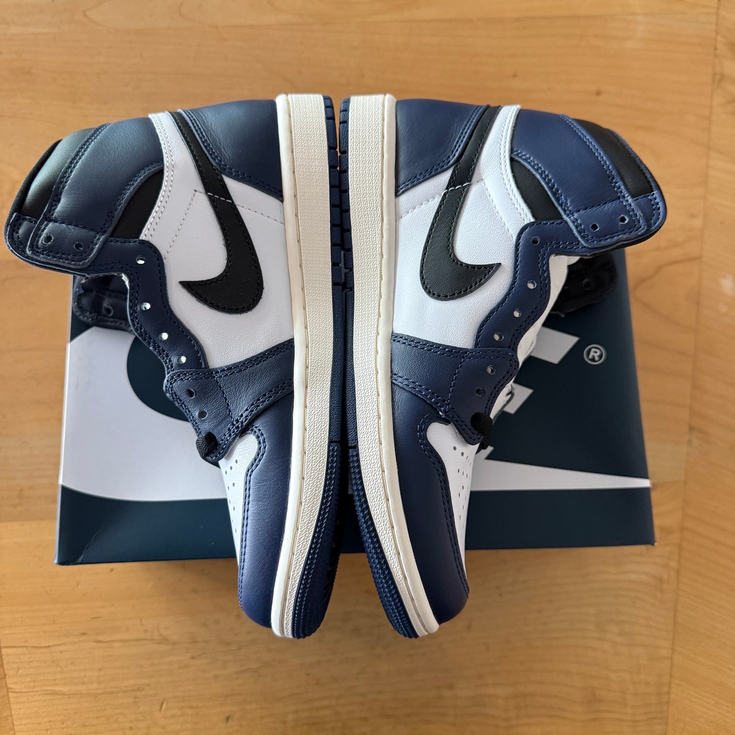 AJ1 Midnight Navy (7)