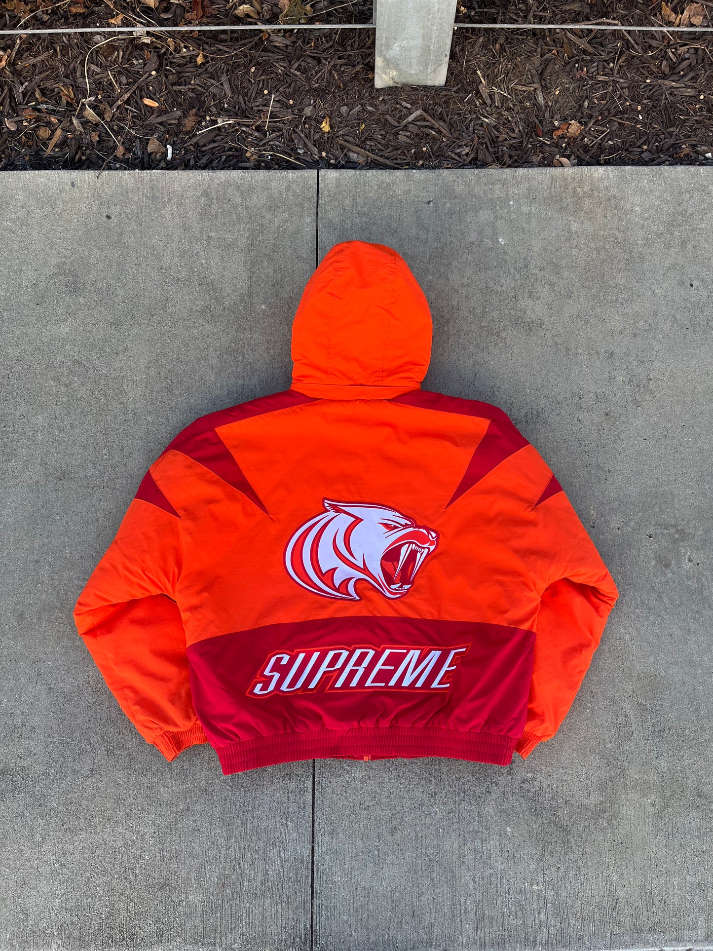 Supreme Wildcat Sideline Puffer (L)