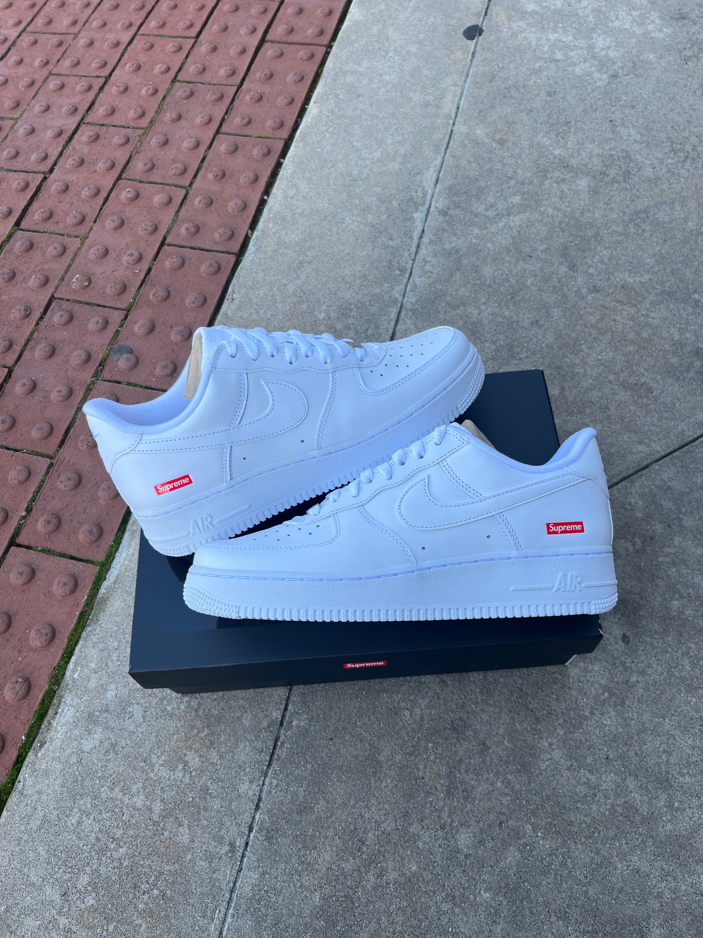 AF1 Supreme White (9)