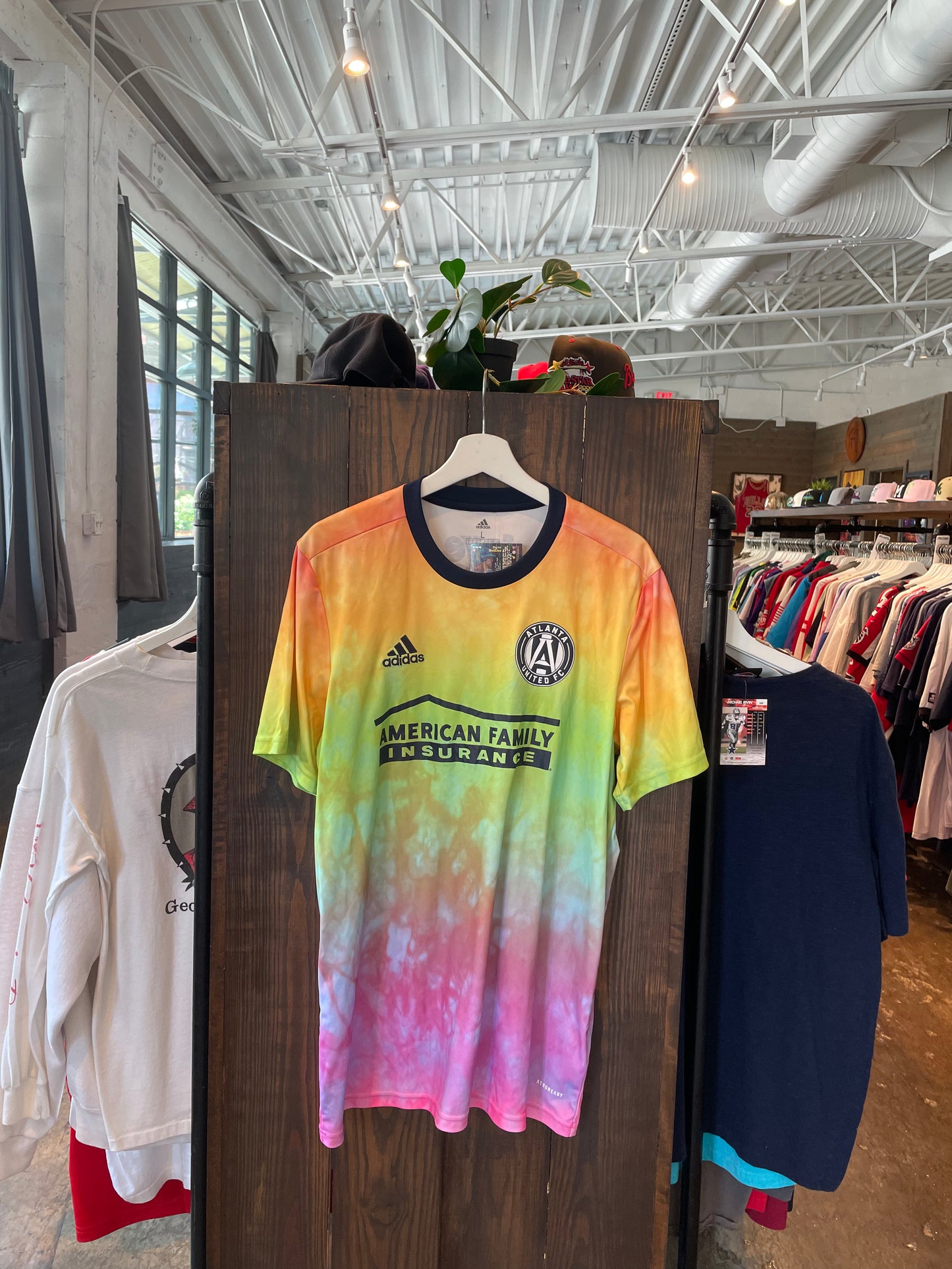 Atlanta United jersey (L)