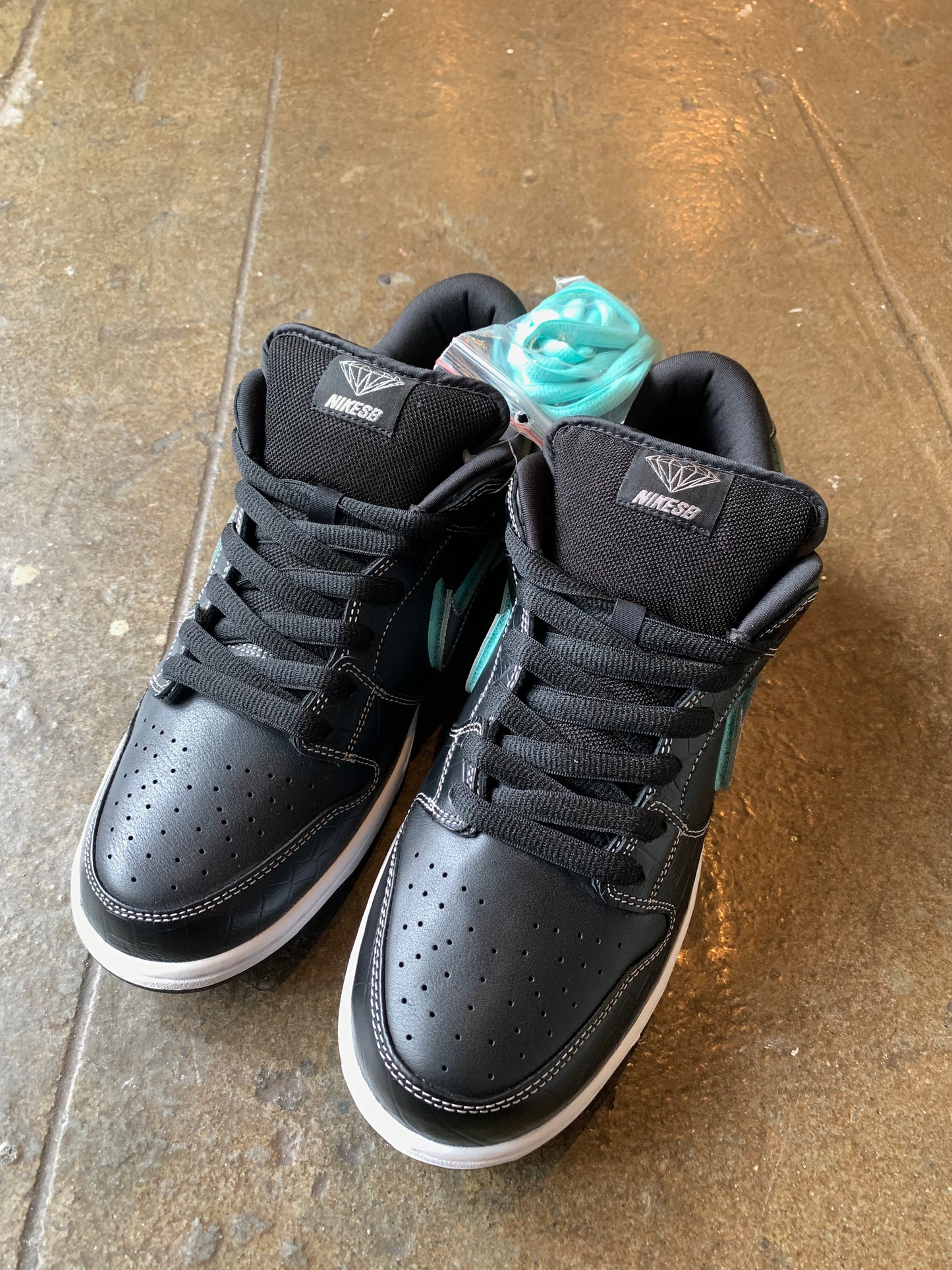 SB Dunk Low Diamond Supply (12) DS NO BOX