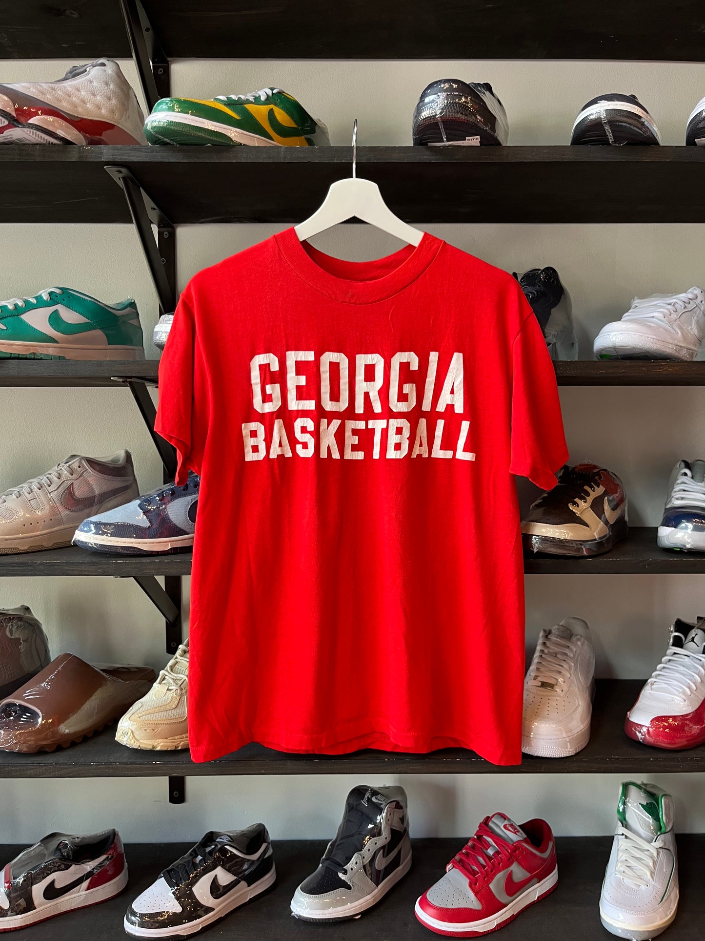 Vintage 80s UGA Basketball Tee (L)
