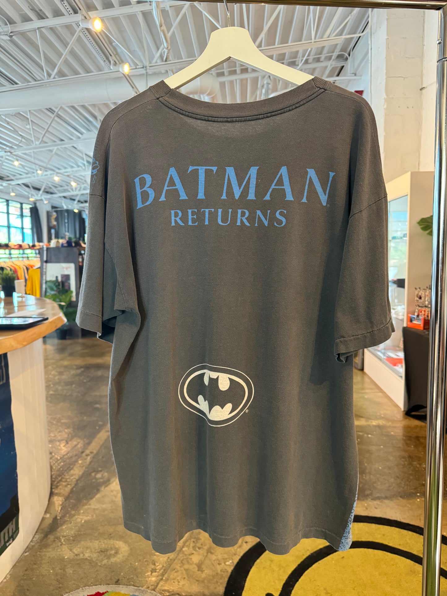 Vtg 92 Batman returns AOP XL