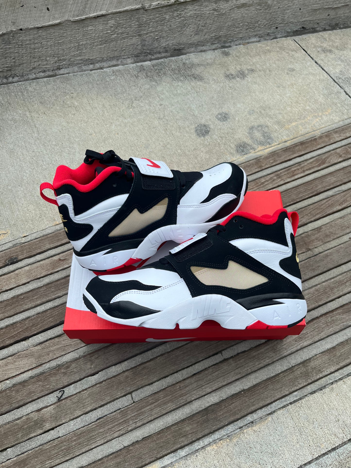 Deion Diamond Turf Falcons (9.5)