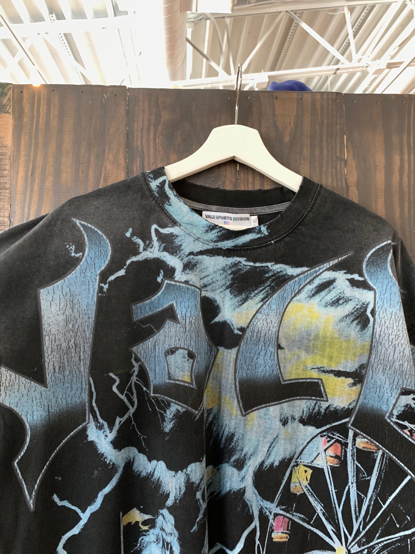Vale Sports AOP (XL) Lightly Worn
