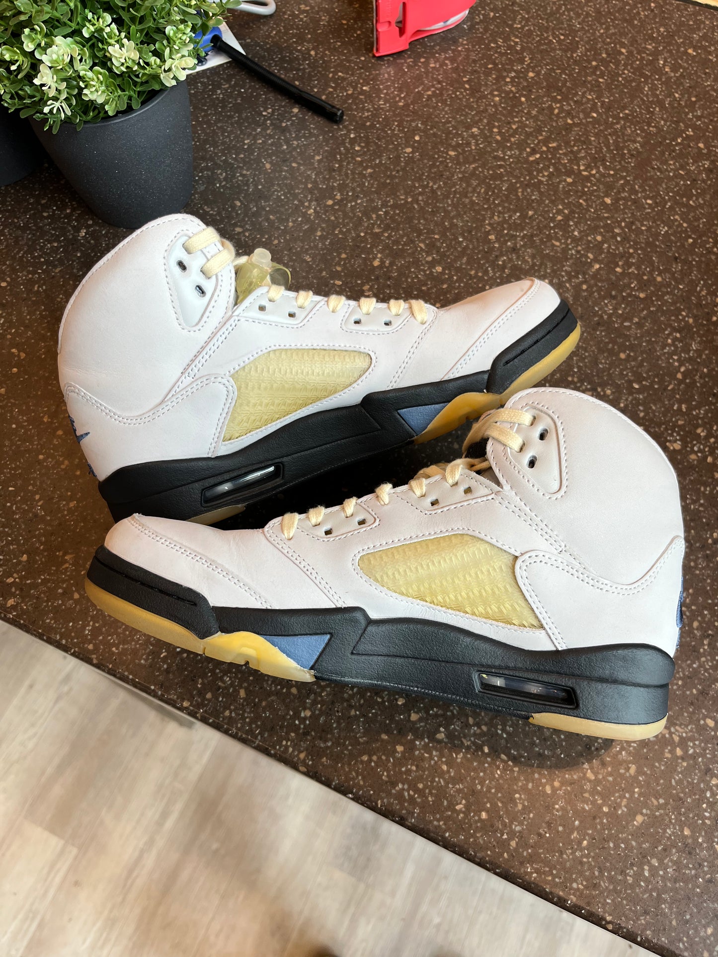 AJ5 A Ma Maniere (9) No Box