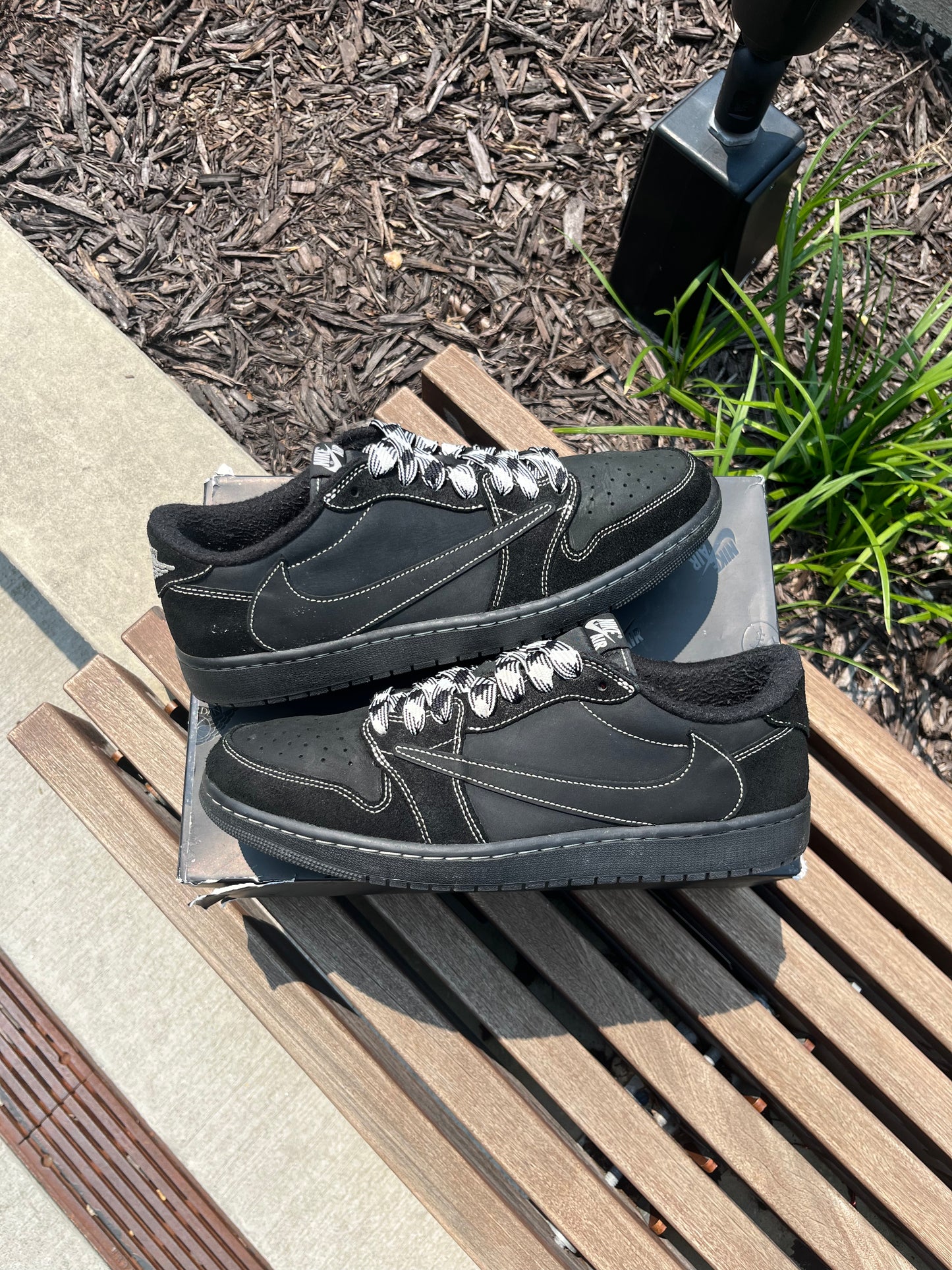 AJ1 Travis Scott Phantom (12)