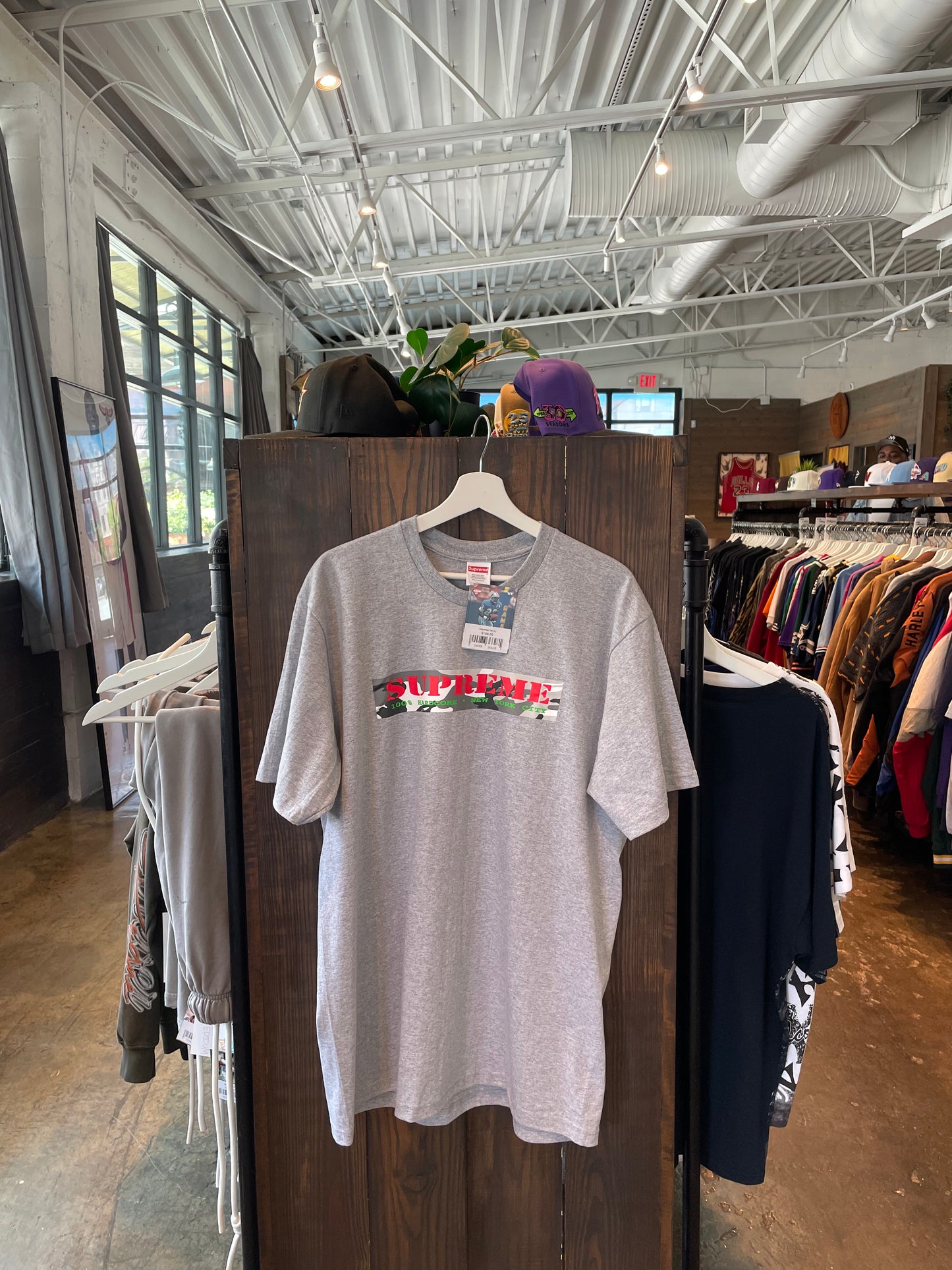 Supreme Camo Logo Tee (L) Brand New