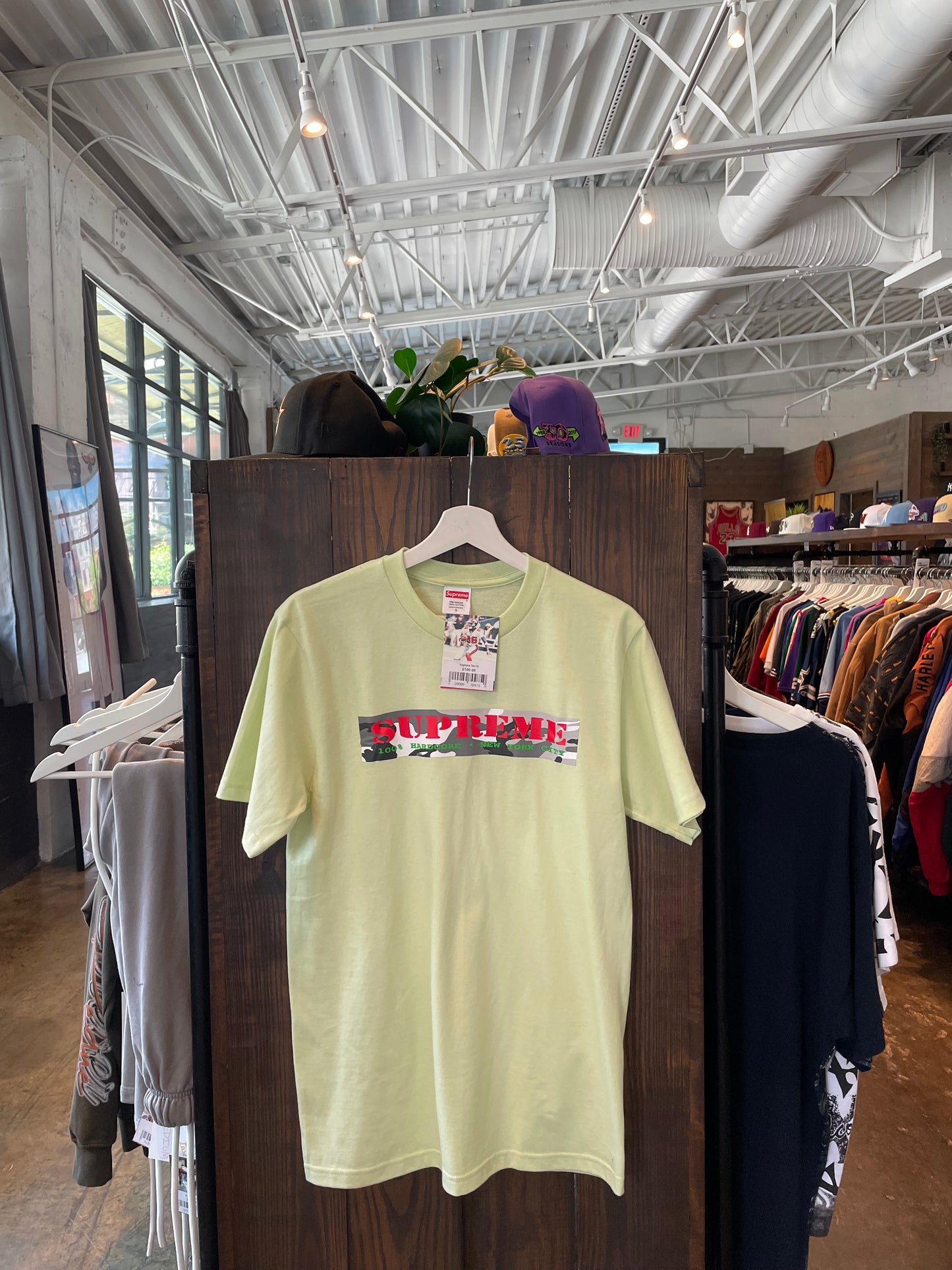 Supreme Tee Camo Logo (S) Brand New