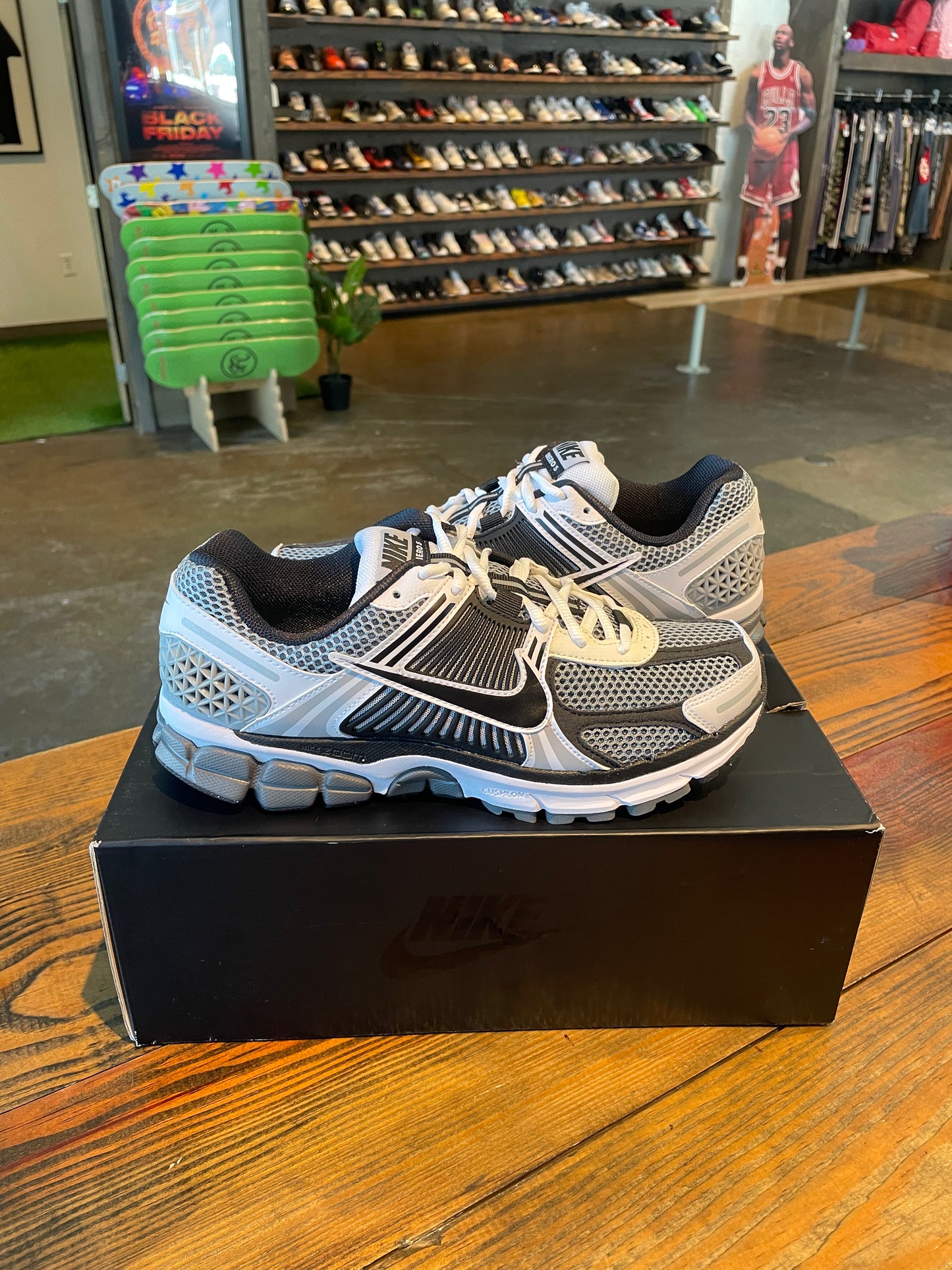 Nike Vomero 5 (8.5) Brand New