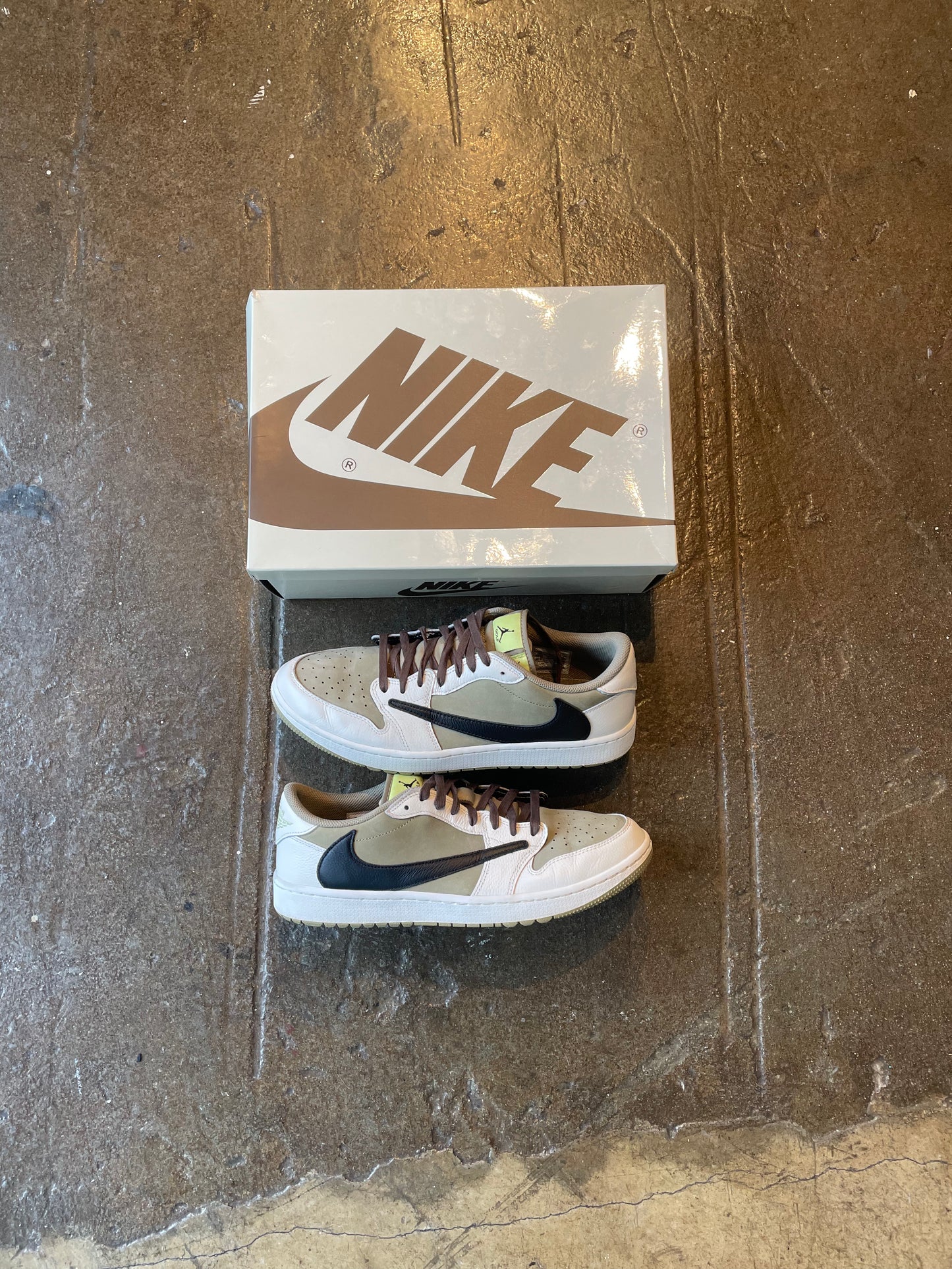 AJ1 Travis Scott Low Golf (12) Worn