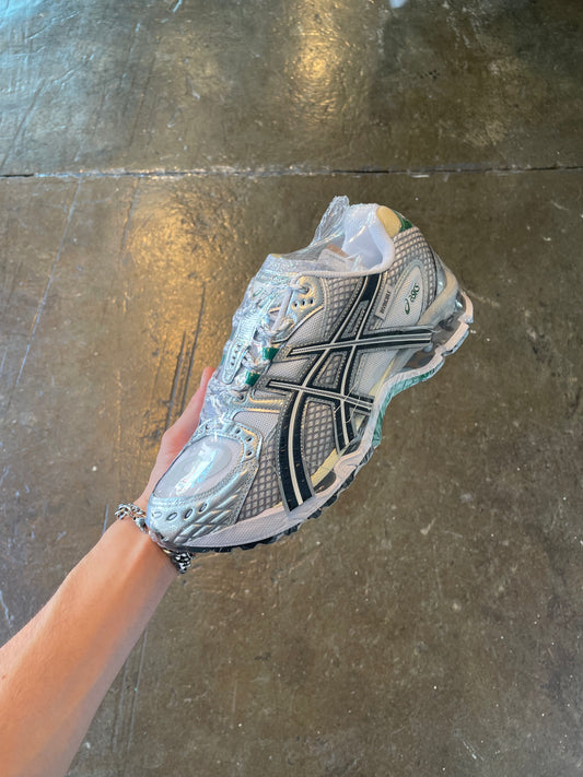 Asics Gel Nimbus Invincible Kale (10) DS