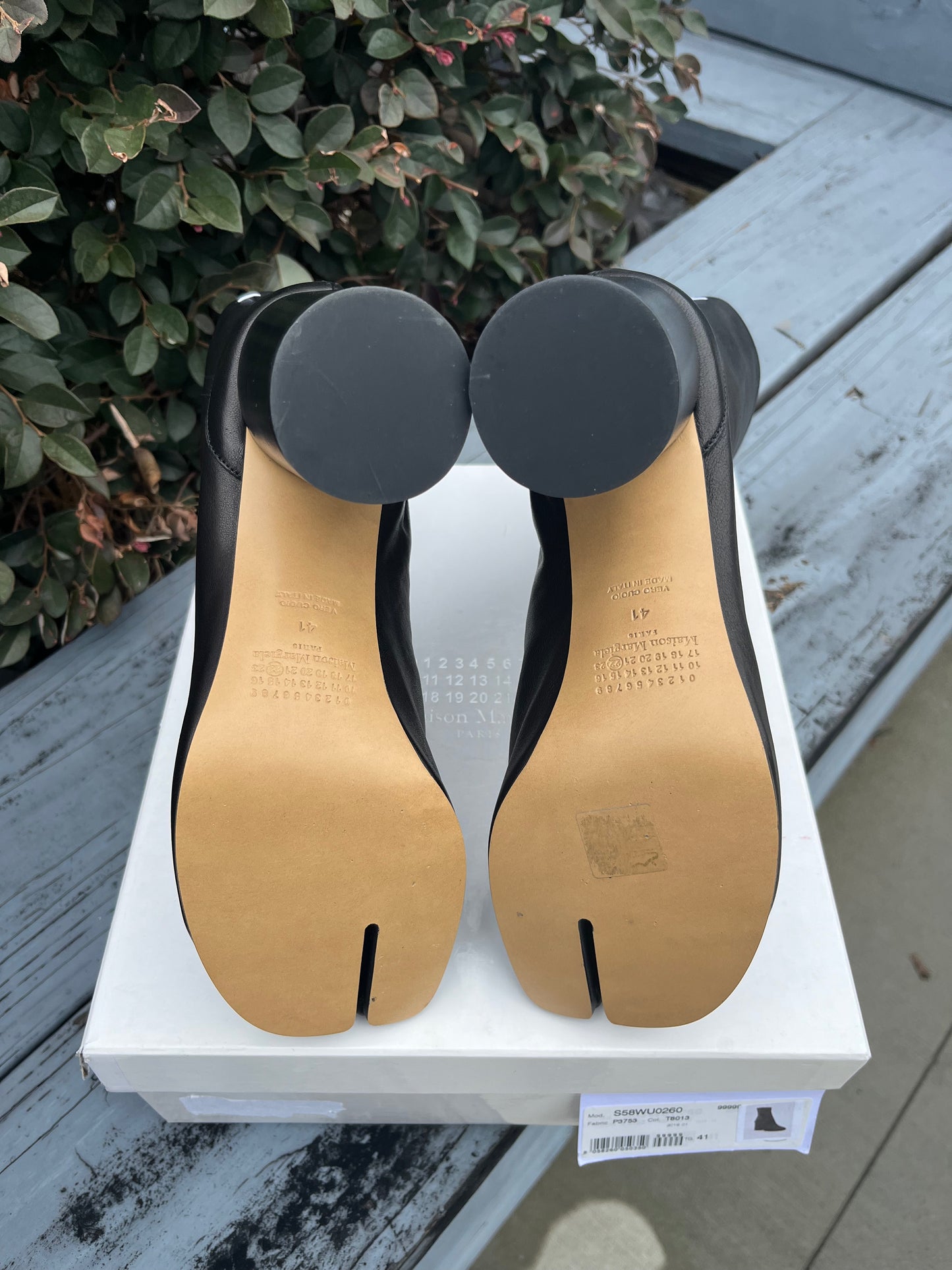 Maison Margiela Leather Tabi Ankle Boots (41)
