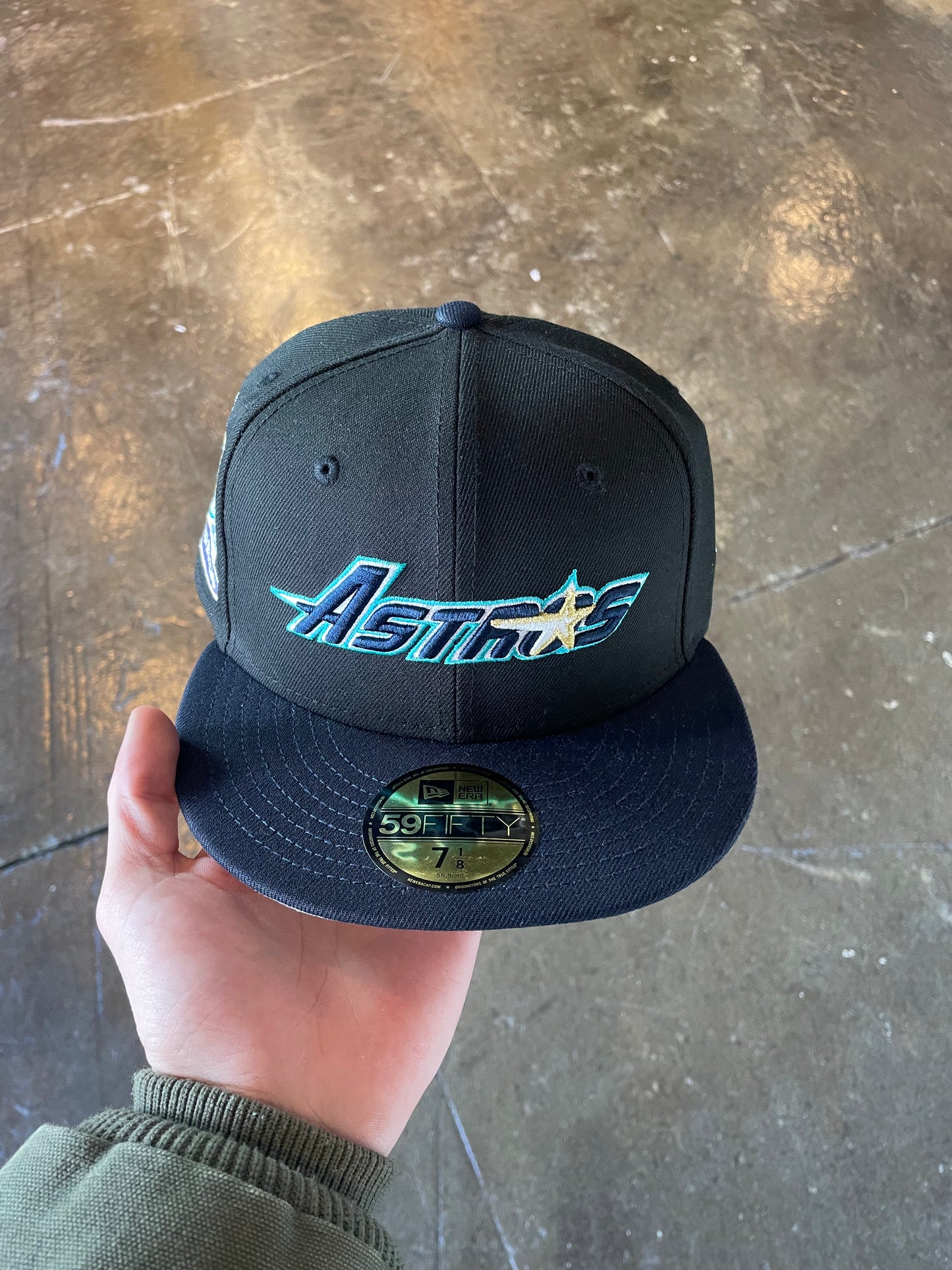 New era fitted Astros (7 1/8) Brand New