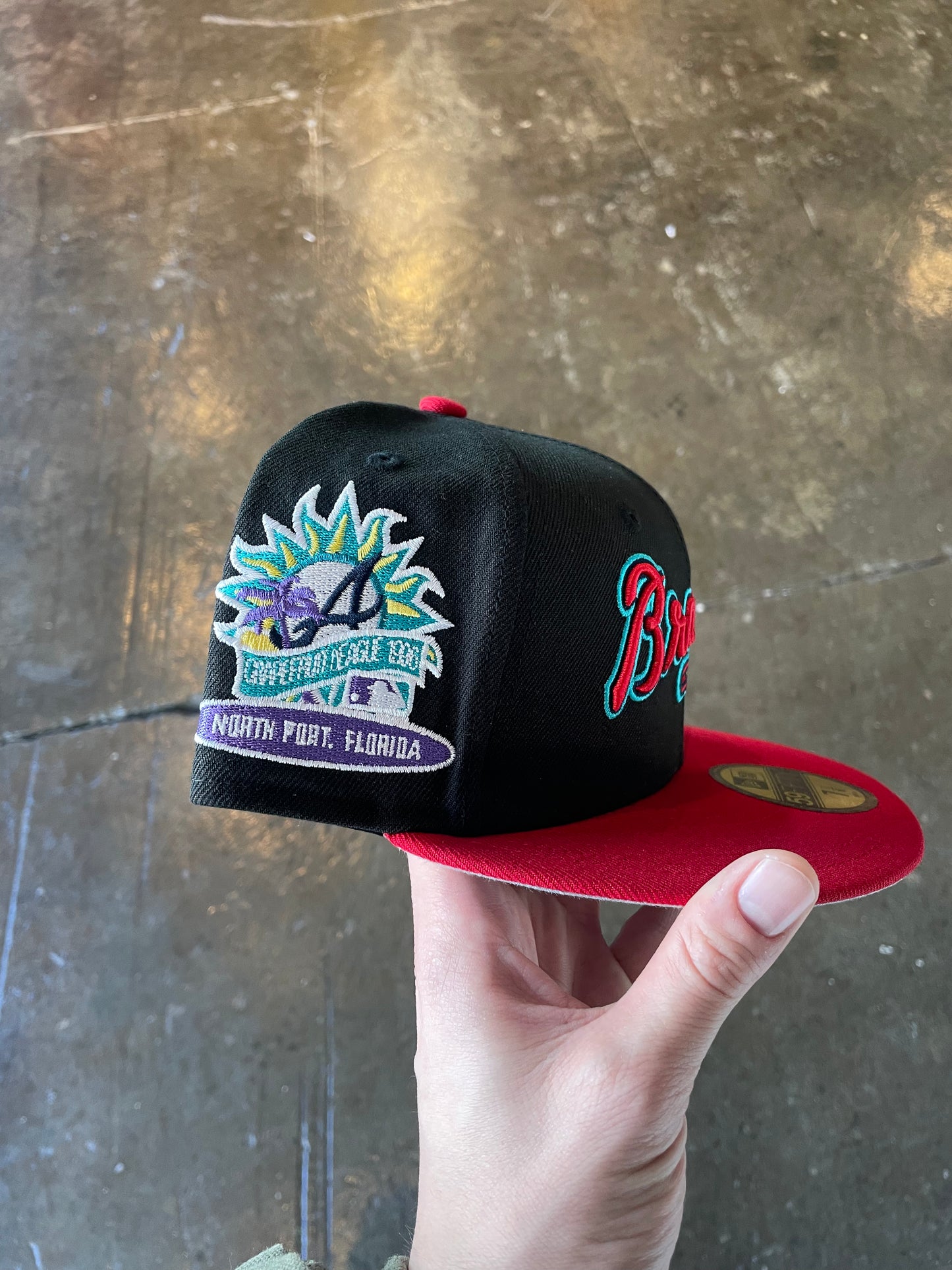 New era fitted Braves (7 1/8) Brand New