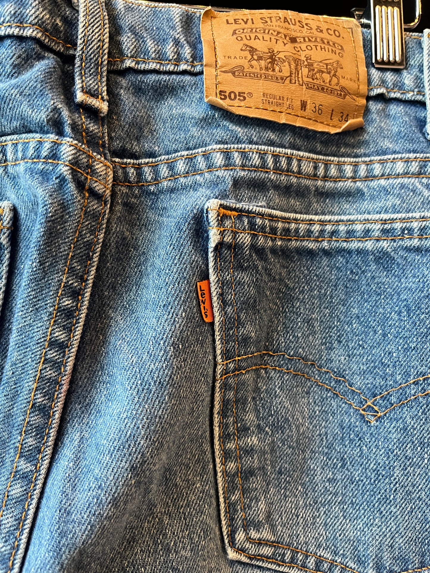 Vintage Orange Tab Levi’s 505 (36)