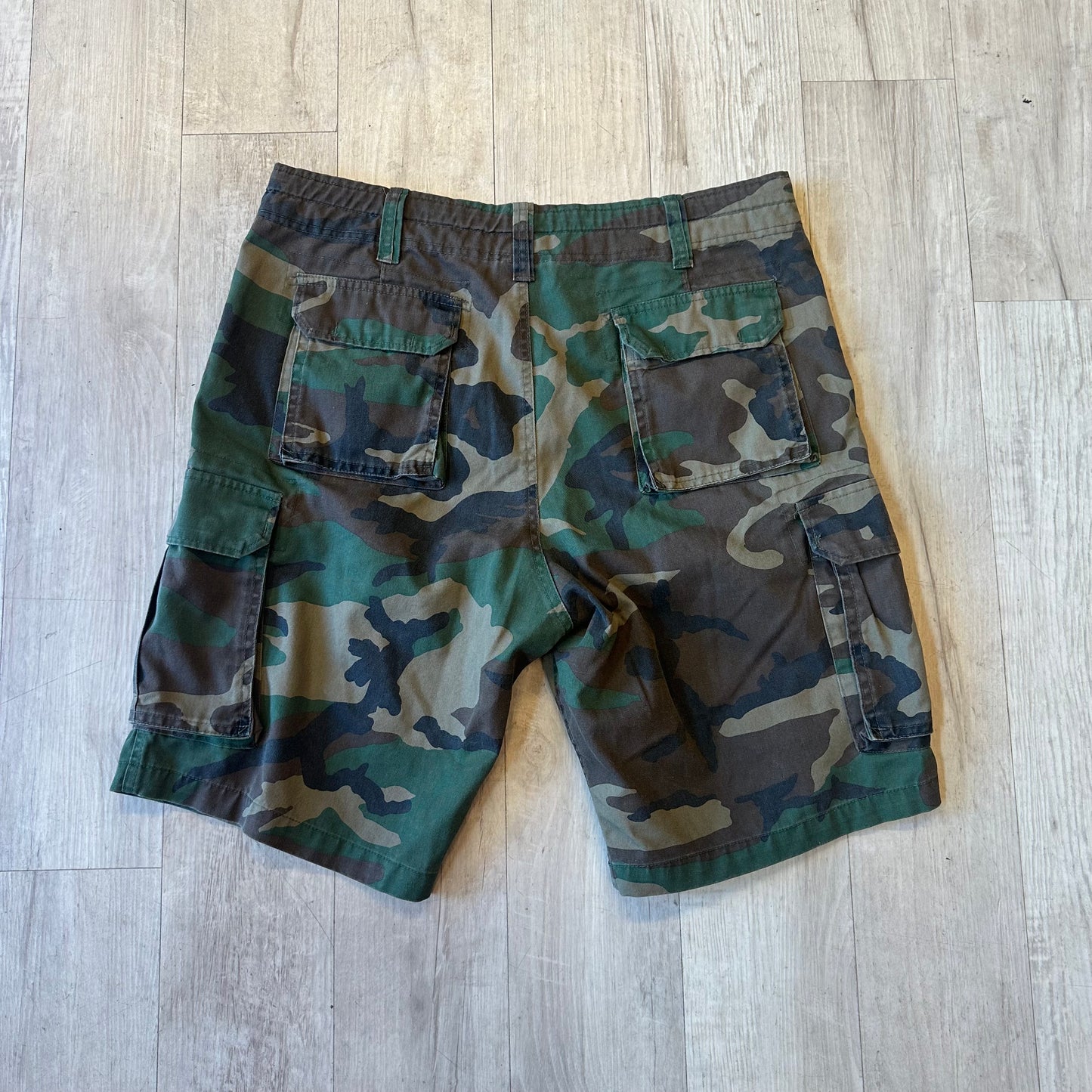 Vintage Camo Shorts (35x39)