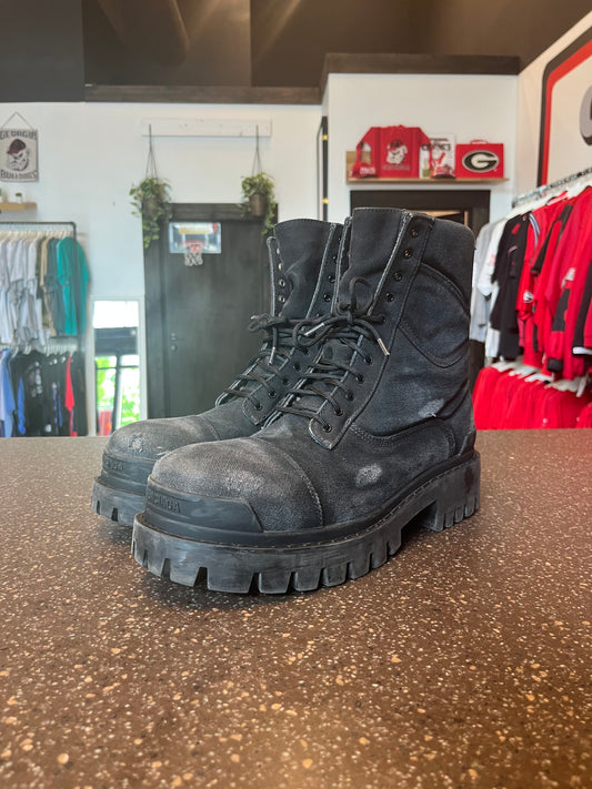 Balenciaga Strike Boot (45)