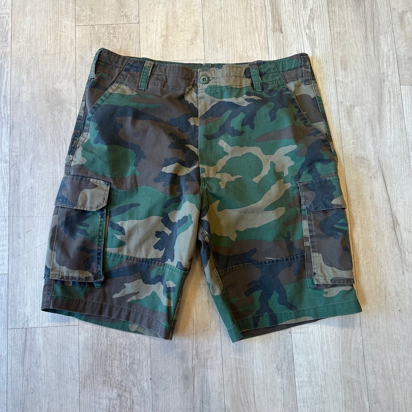 Vintage Camo Shorts (35x39)