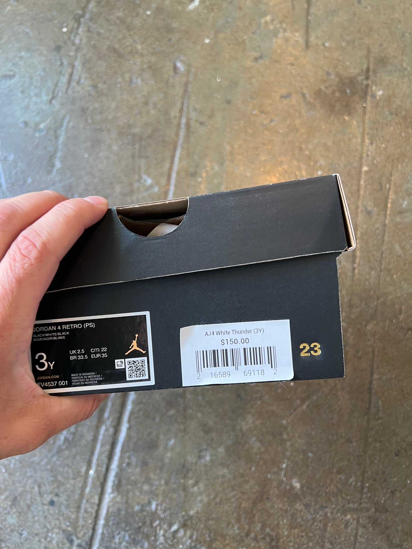 AJ4 White Thunder (3Y)