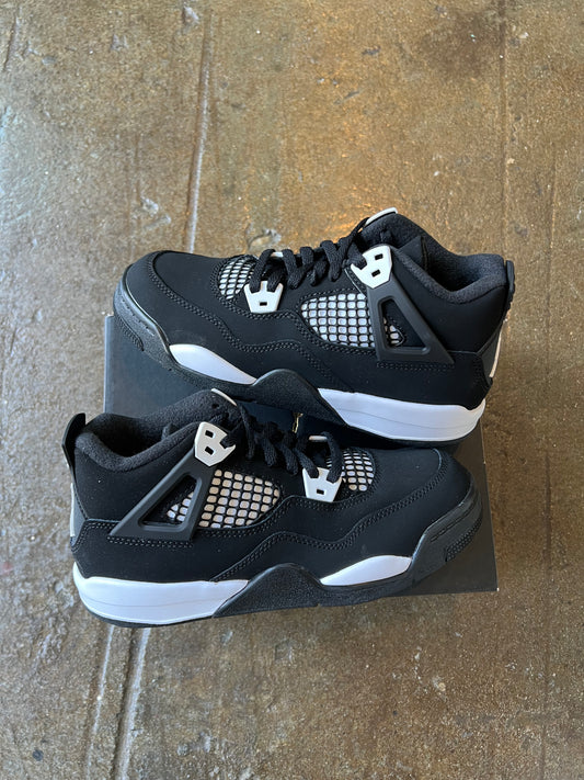 AJ4 White Thunder (3Y)