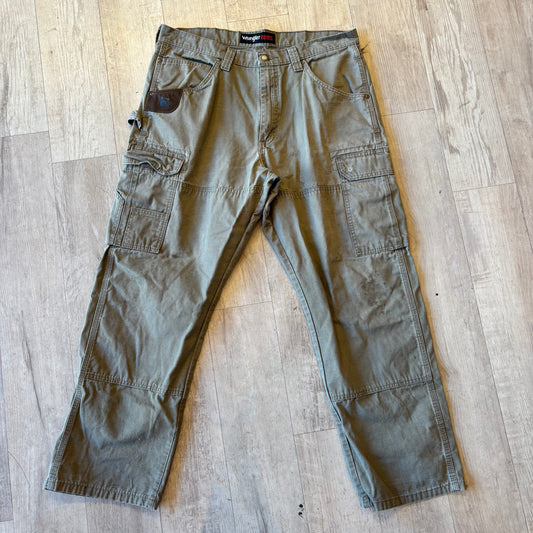 Vtg wrangler cargo pants (36)