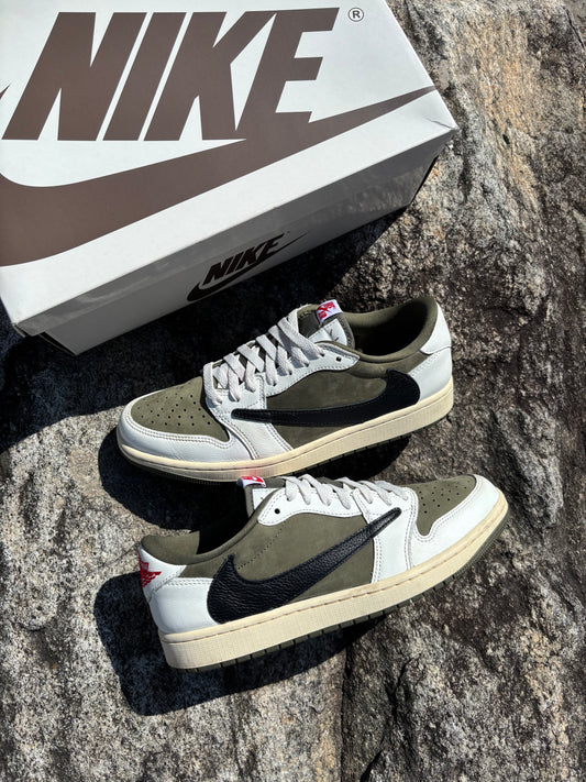 AJ1 Low Travis Scott (9.5)