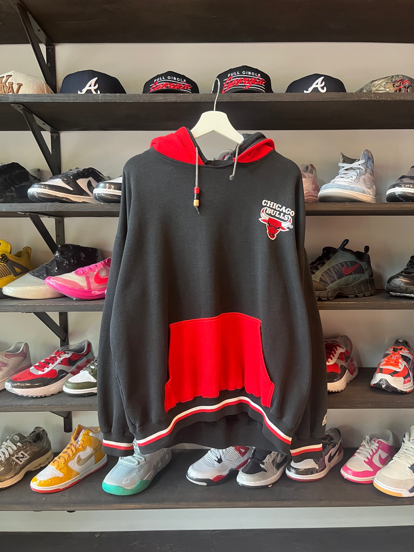 Vintage Starter Bulls Double Layered Hoodie (XL)