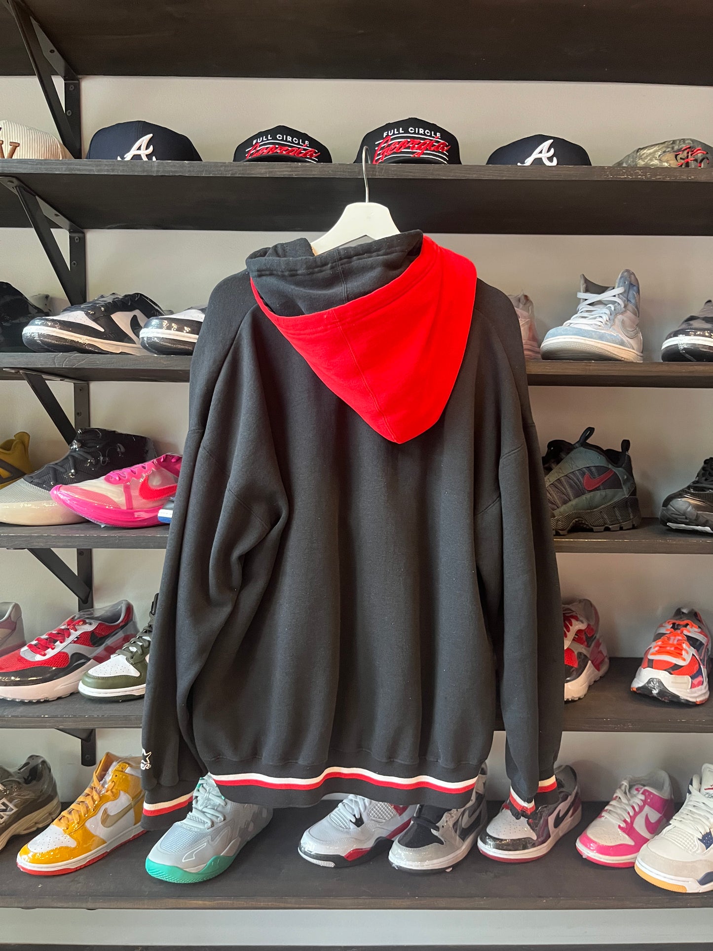 Vintage Starter Bulls Double Layered Hoodie (XL)