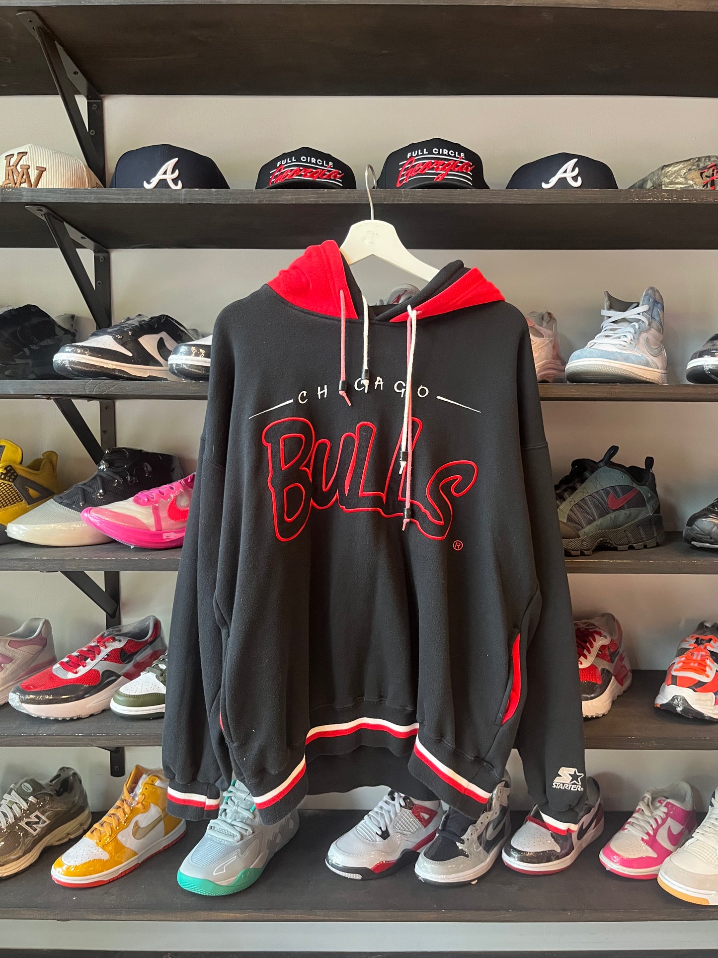 Vintage Starter Bulls Double Layered Hoodie (L)