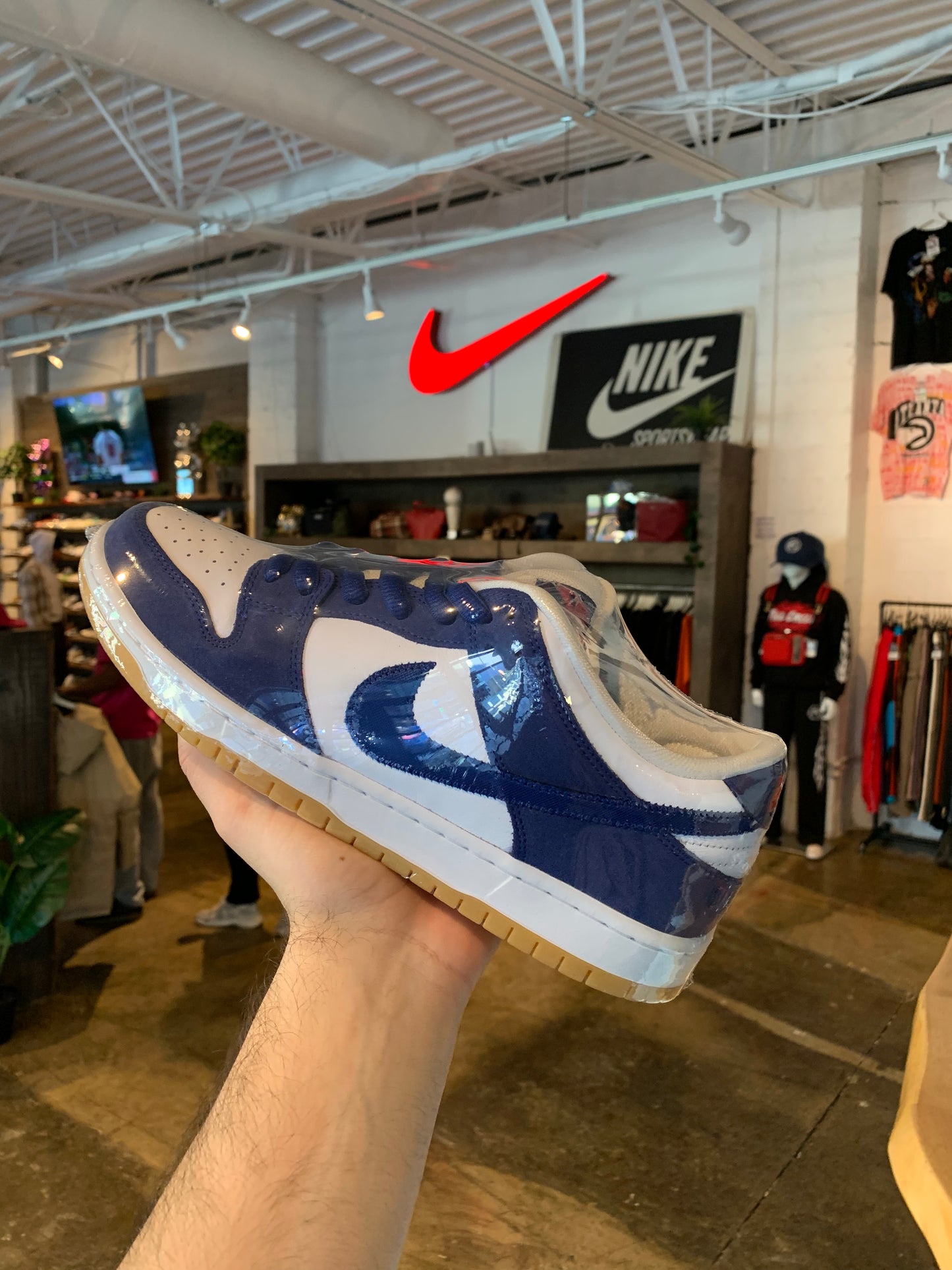 SB Dunk Low Dodgers (9.5) DS