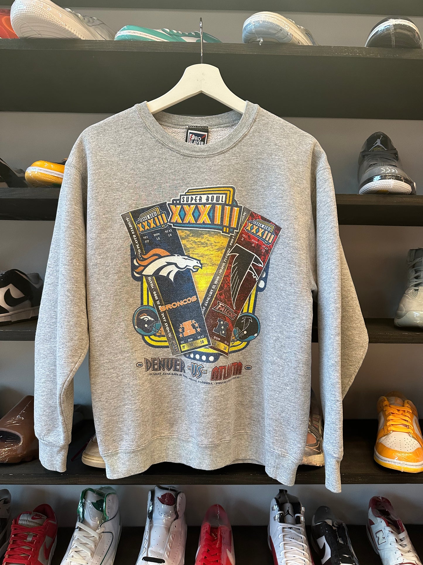 Vintage Falcons Crewneck (M)