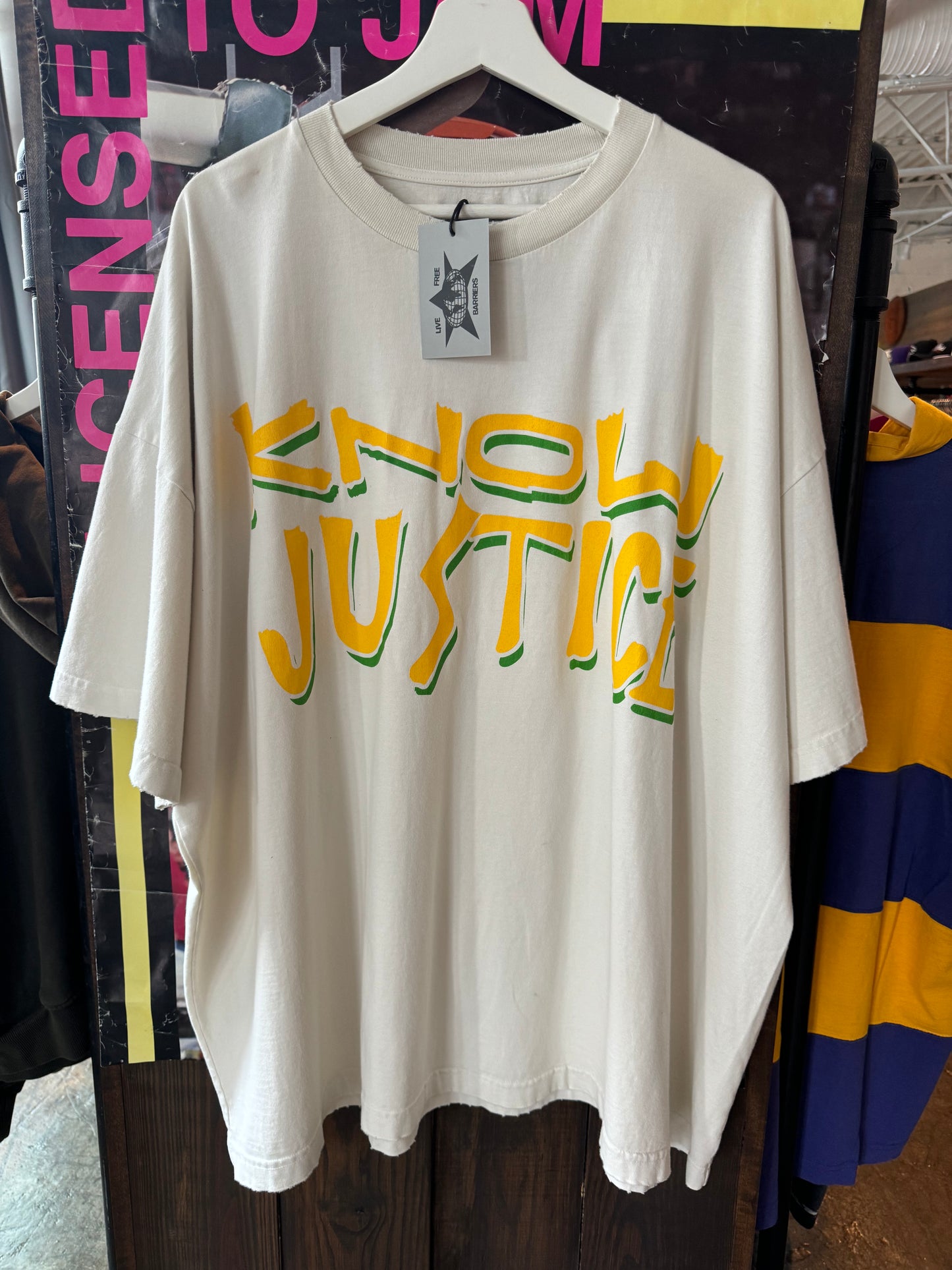 Brand new barriers know justice tee 2XL