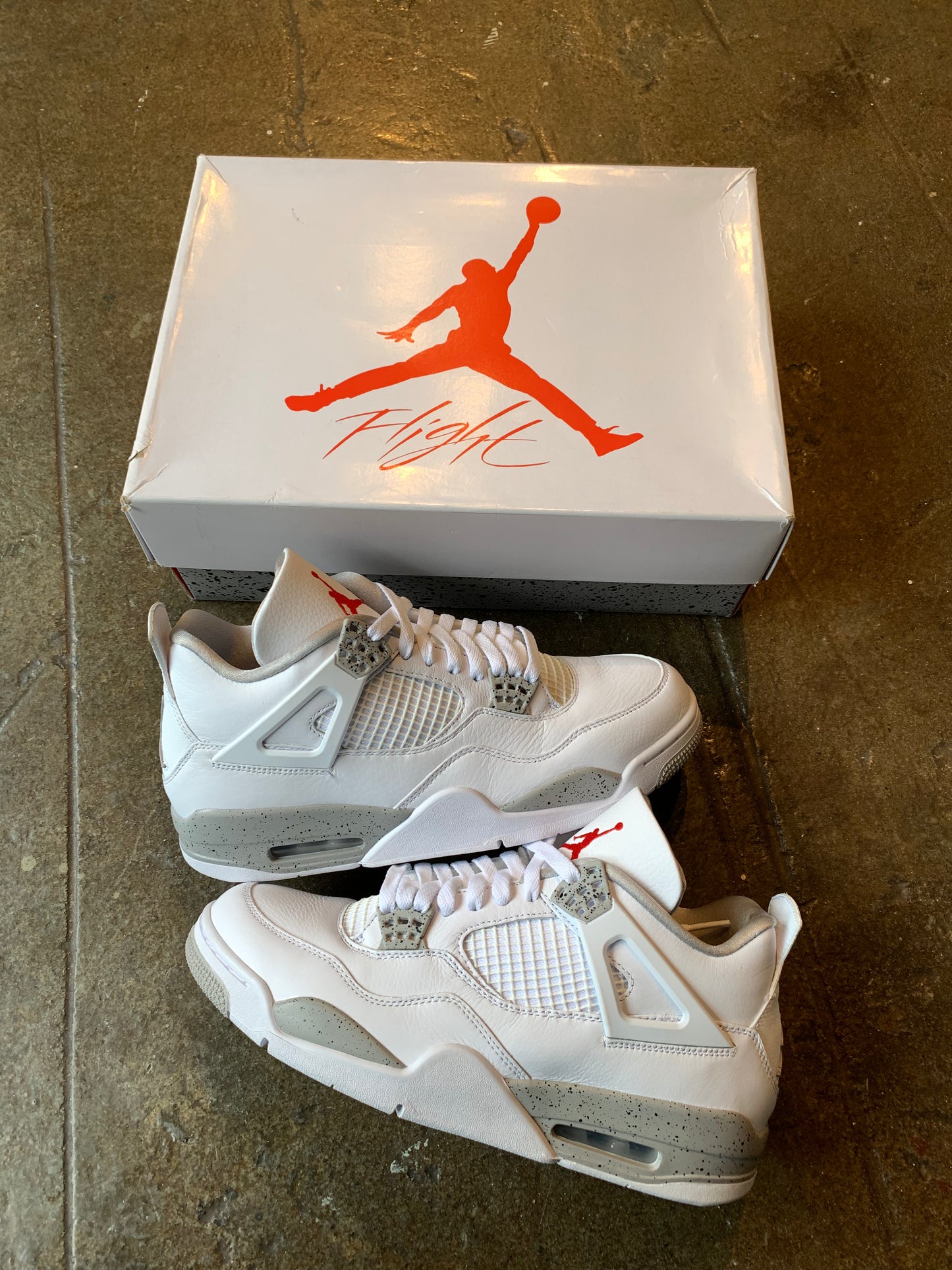 AJ4 White Oreo (10) Lightly Worn