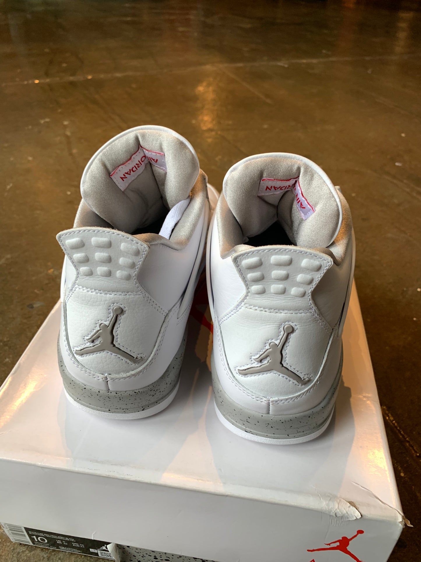 AJ4 White Oreo (10) Lightly Worn