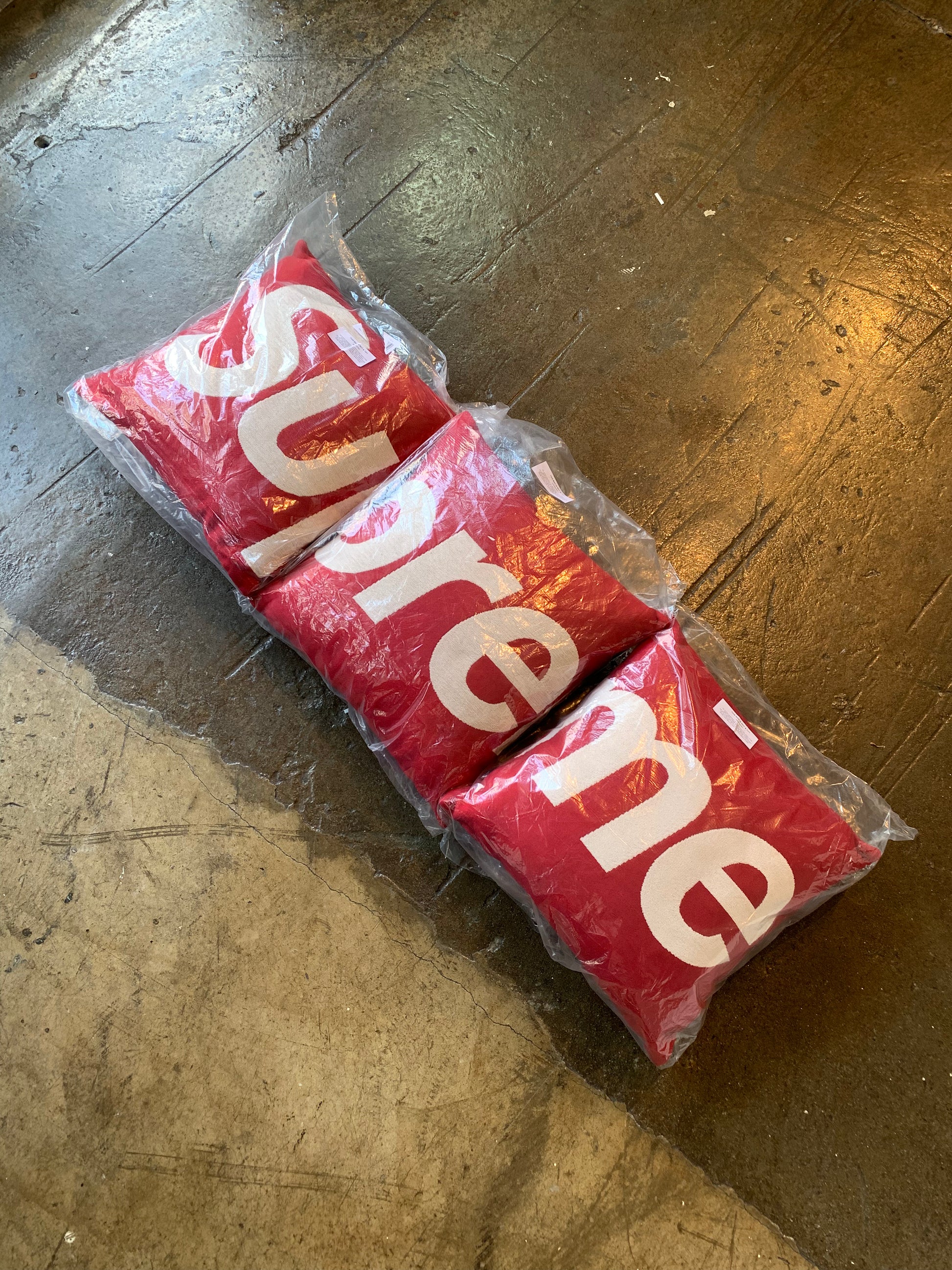 Supreme Pillow Set (3) Brand New – Full Circle ATL