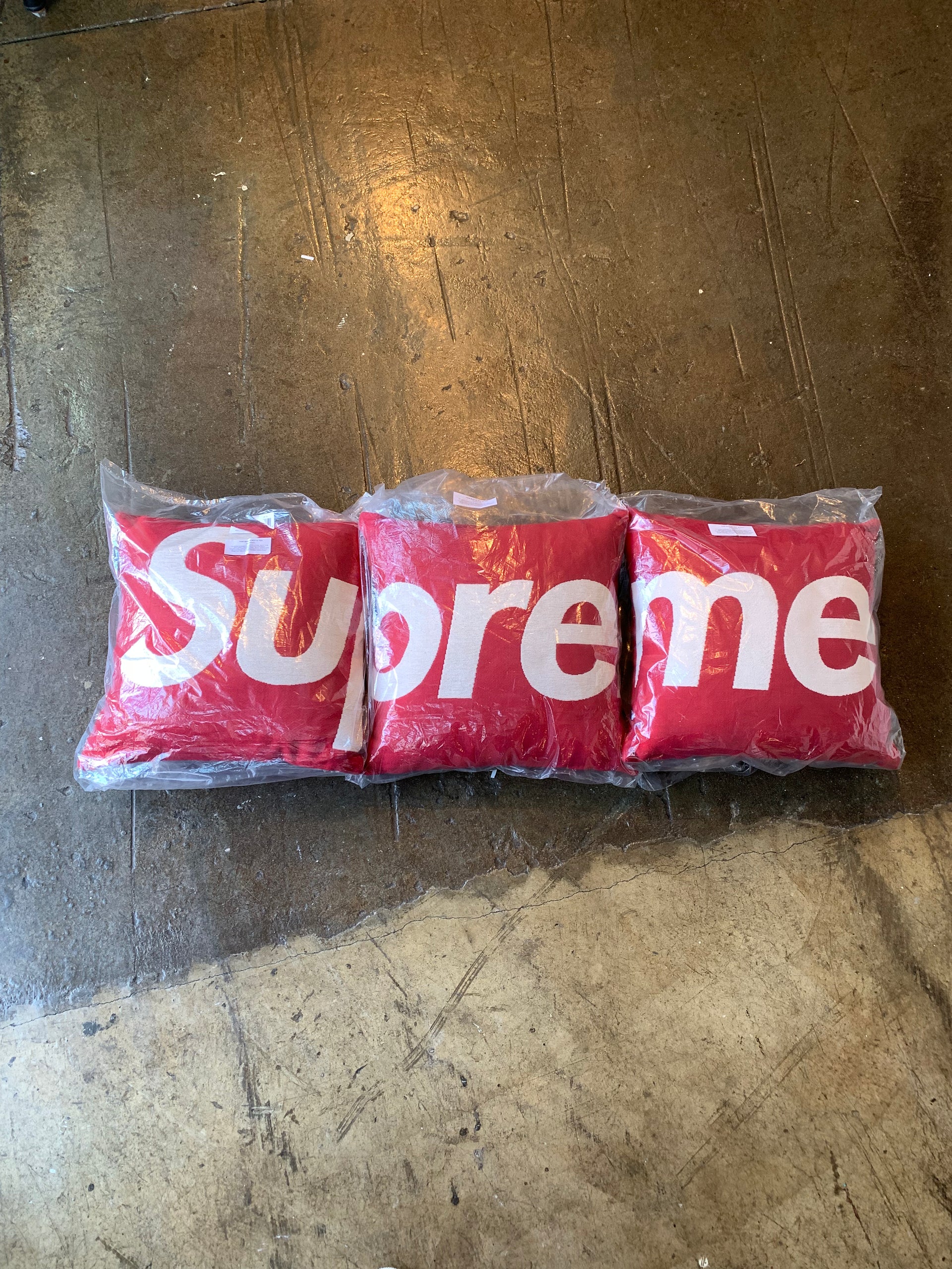 Supreme Pillow Set (3) Brand New – Full Circle ATL