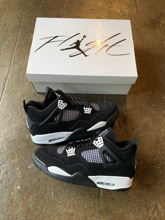 AJ4 White Thunder (12) DS