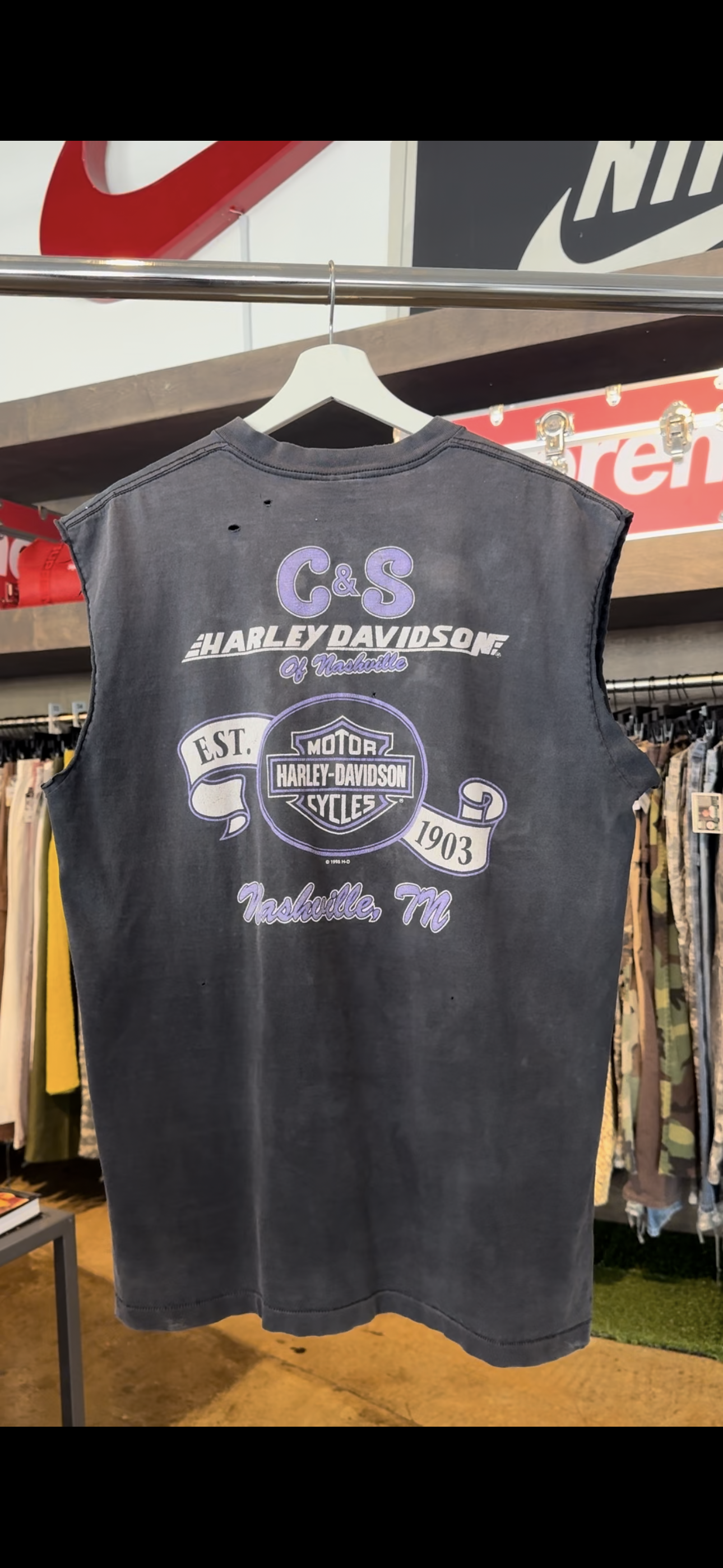 Vtg distressed sleeveless Harley XL