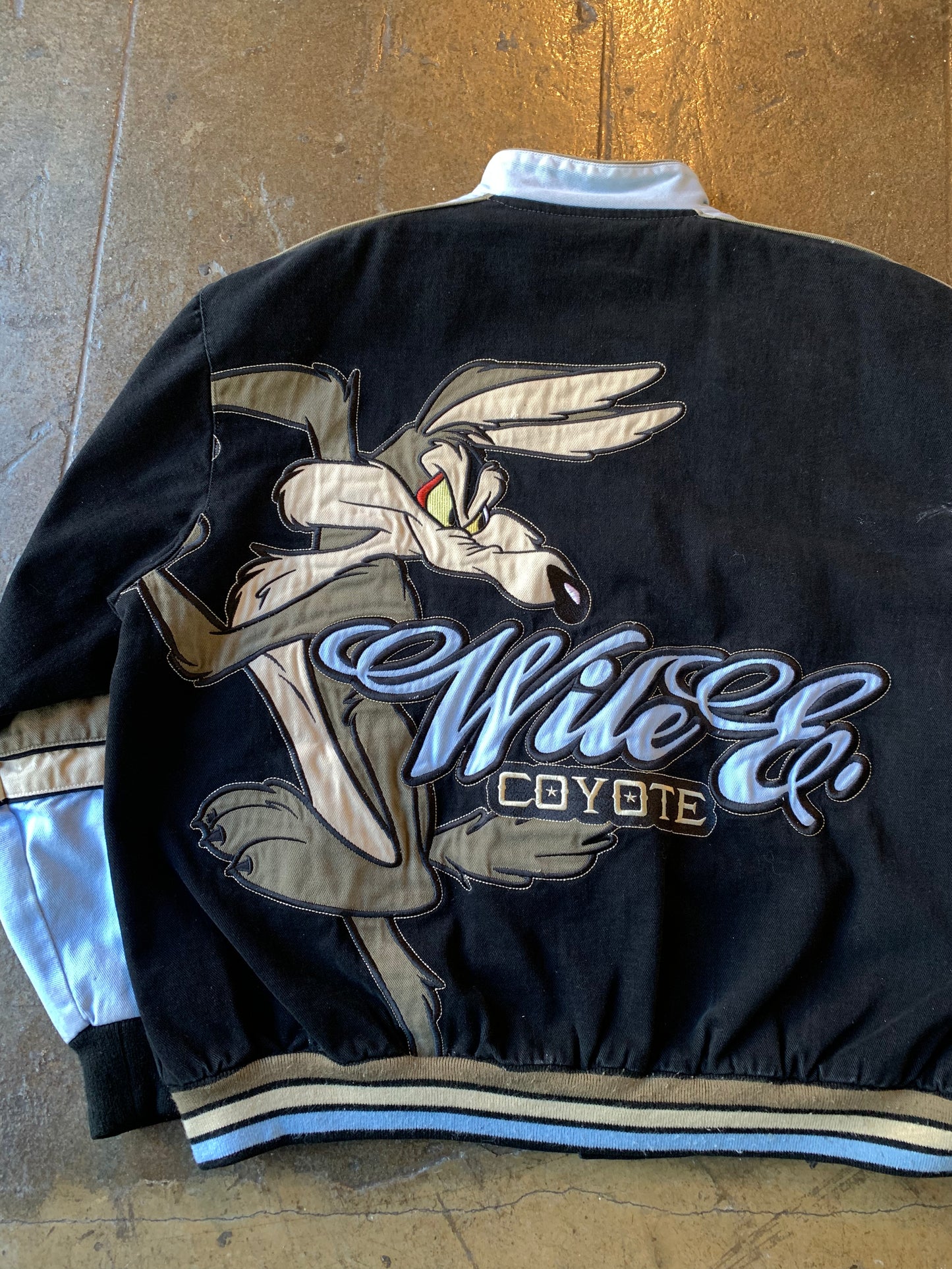 Vtg Wile E Coyote Racing Jacket (XXL) Worn