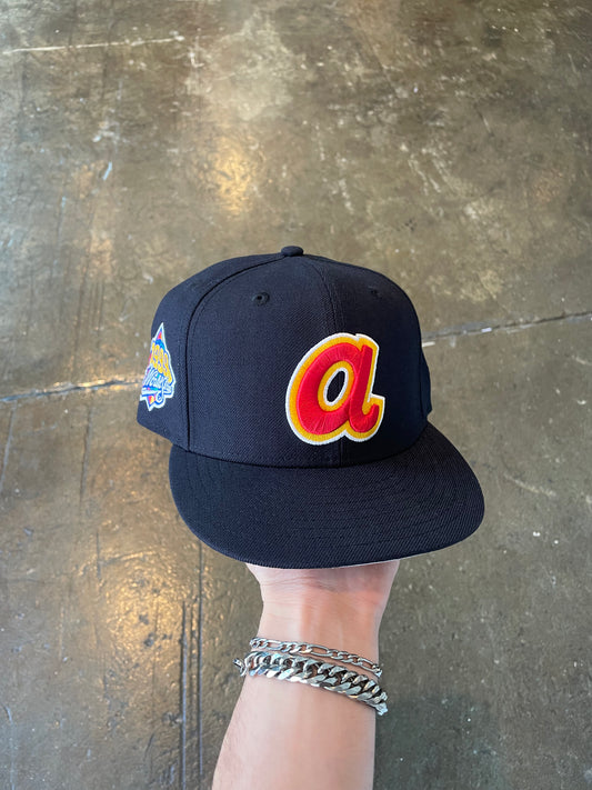 New Era Fitted Hat Braves (7 1/2) lightly worn