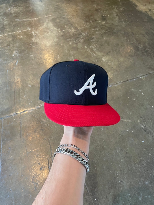 New Era Fitted Hat Braves (7 1/2) Lightly Worn
