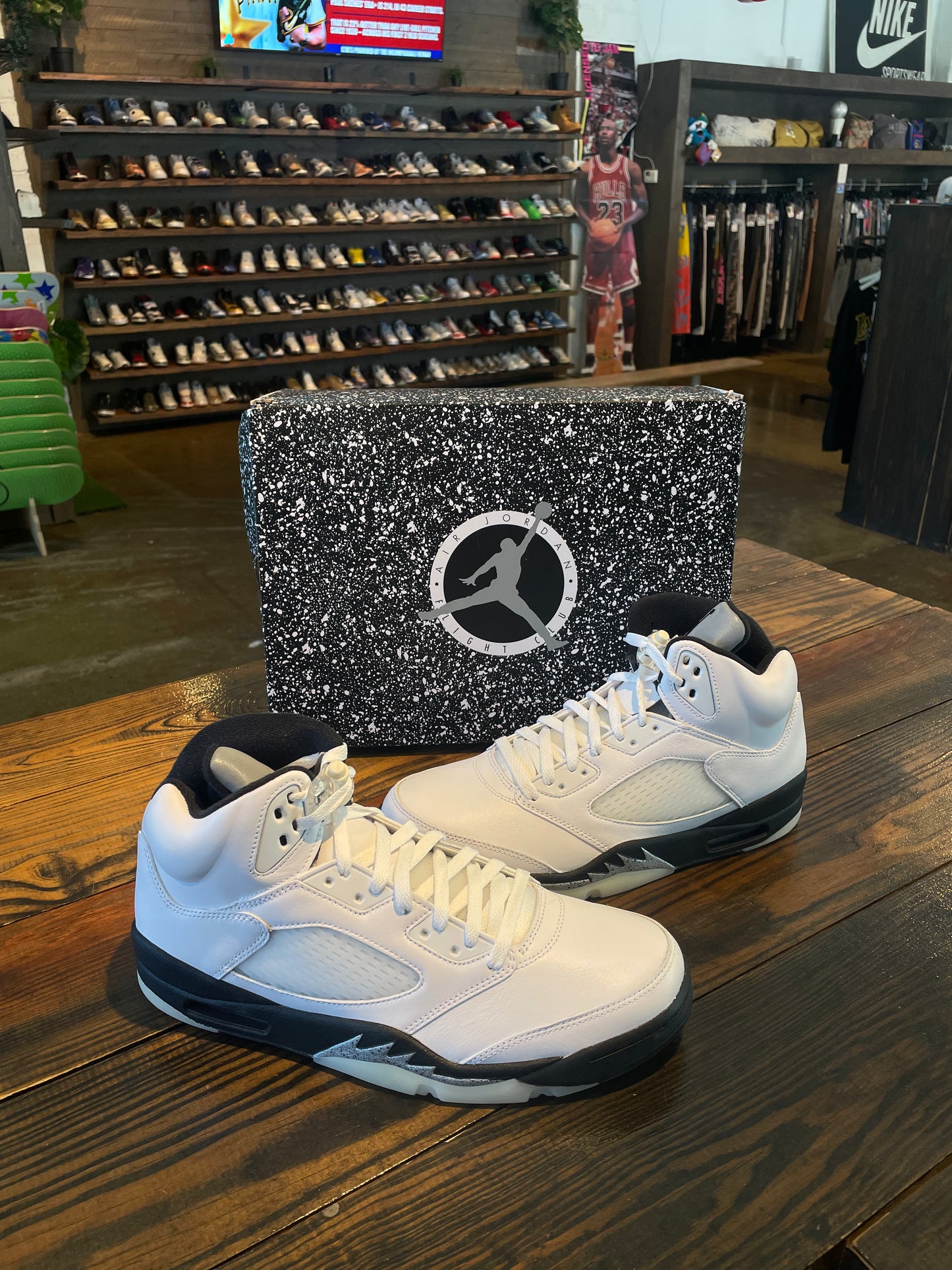 AJ5 Reverse Metallic (12) Brand New